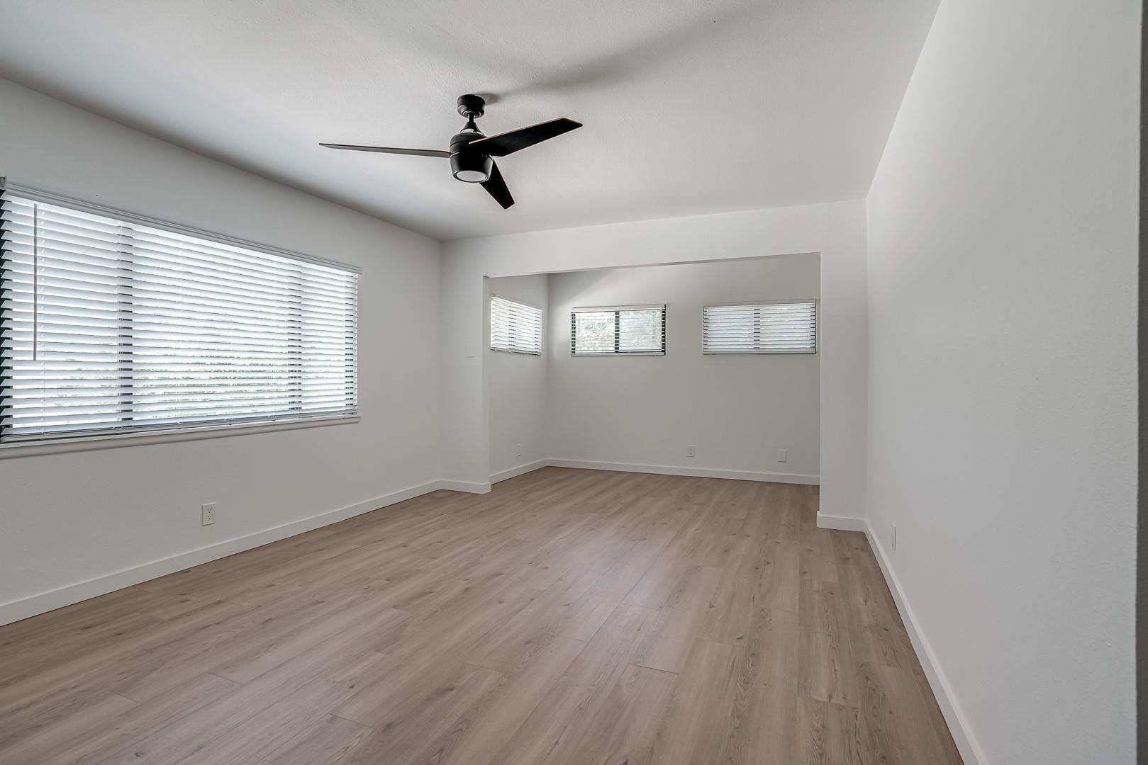 568 W Quill Dr, San Antonio, TX 78228