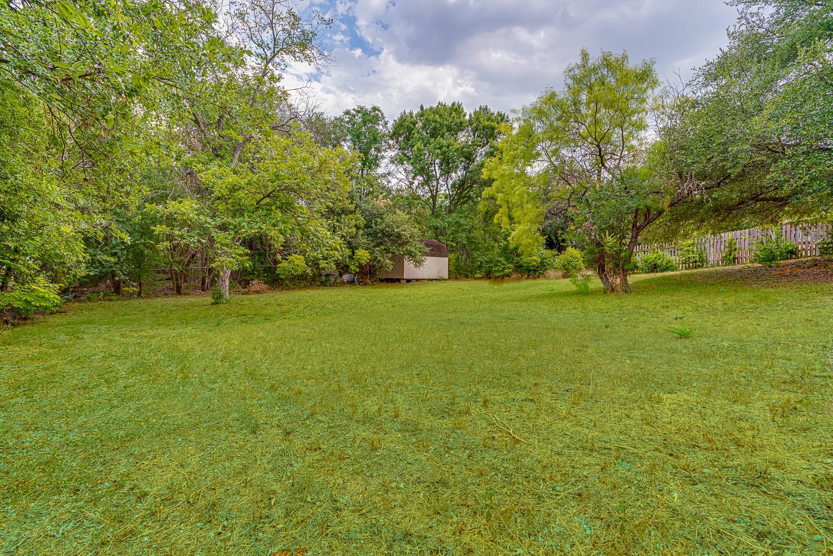 568 W Quill Dr, San Antonio, TX 78228