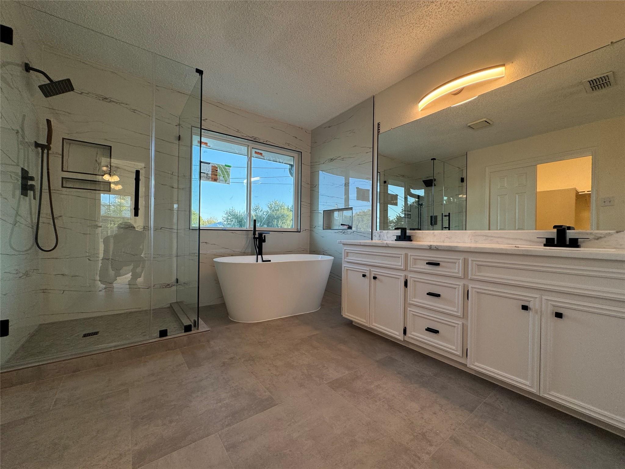 1905 Hollow Tree Blvd, Round Rock, TX 78681