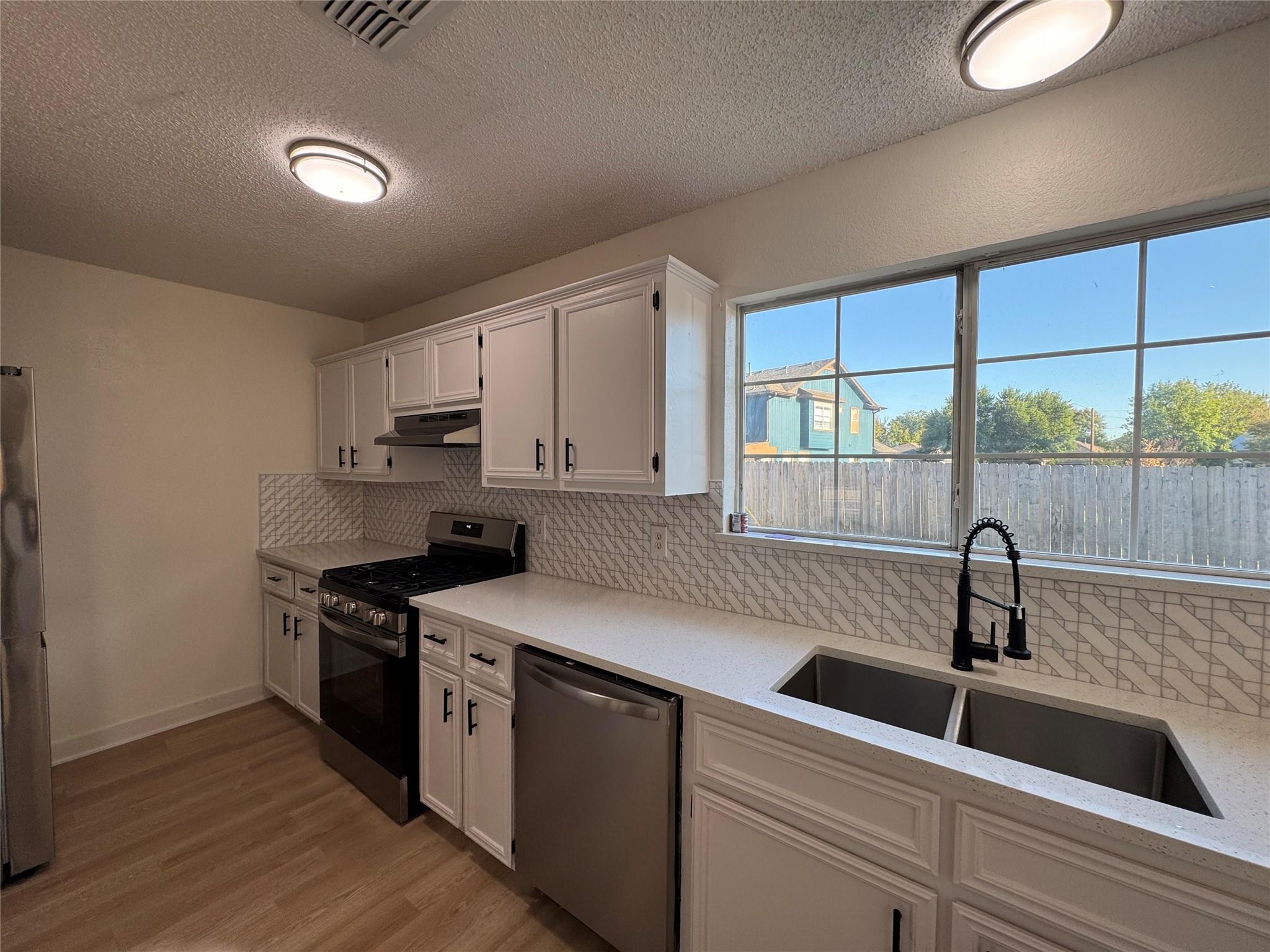 1905 Hollow Tree Blvd, Round Rock, TX 78681