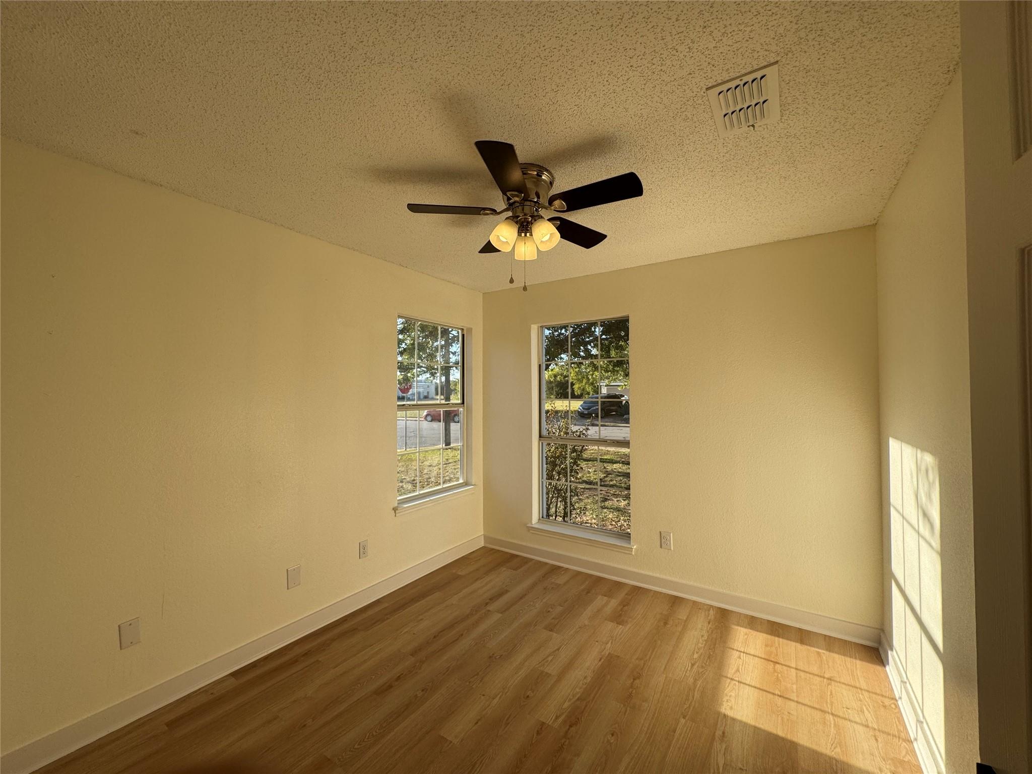 1905 Hollow Tree Blvd, Round Rock, TX 78681