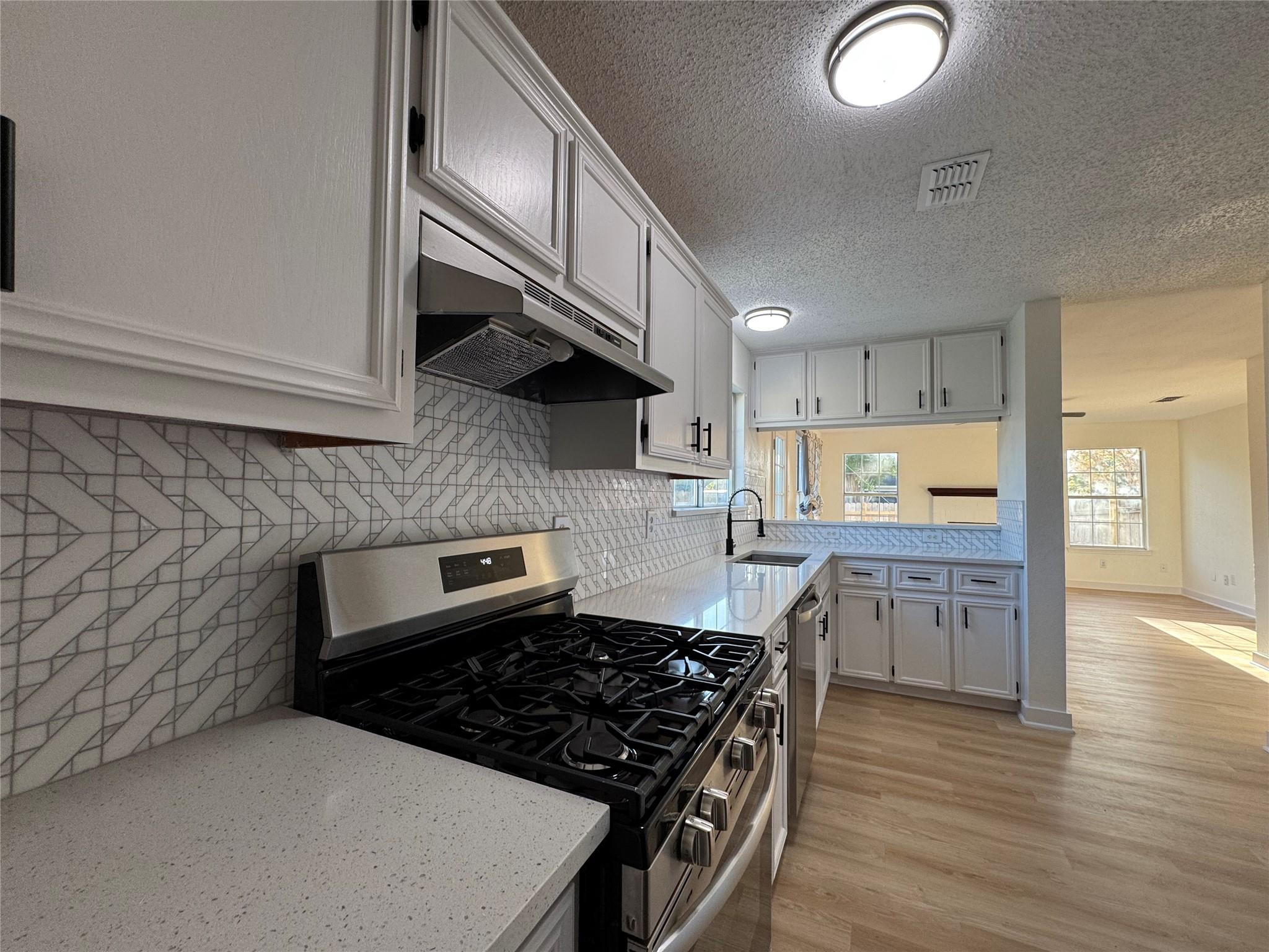 1905 Hollow Tree Blvd, Round Rock, TX 78681