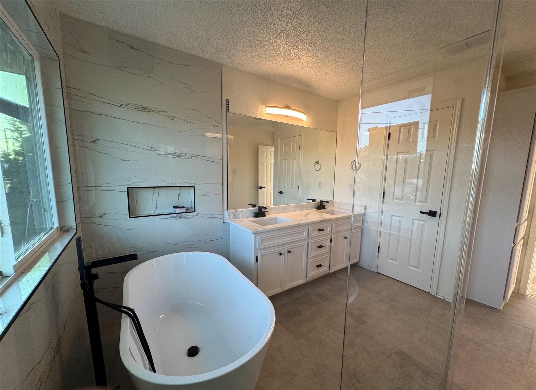 1905 Hollow Tree Blvd, Round Rock, TX 78681