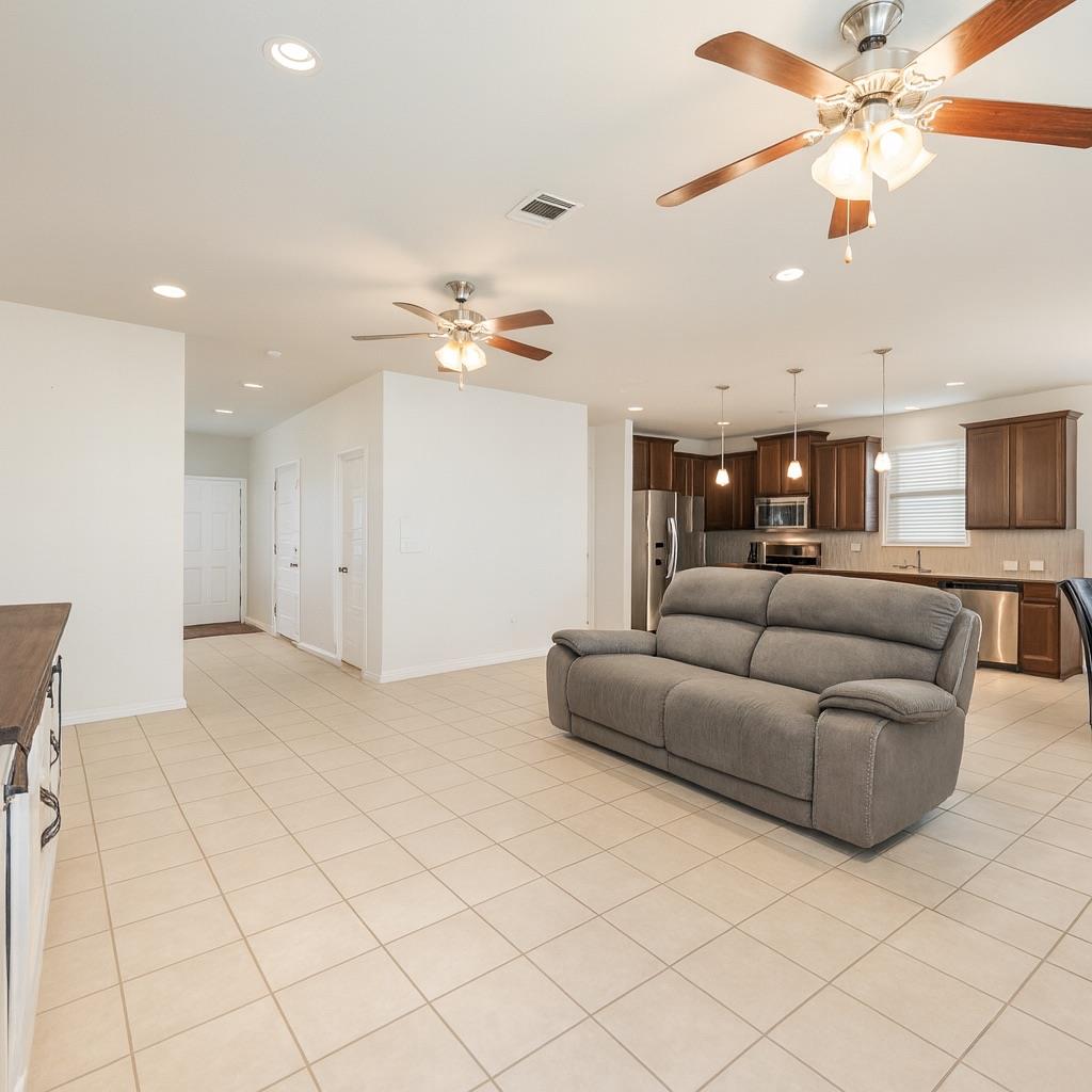 433 Triumph Rd, Buda, TX 78610