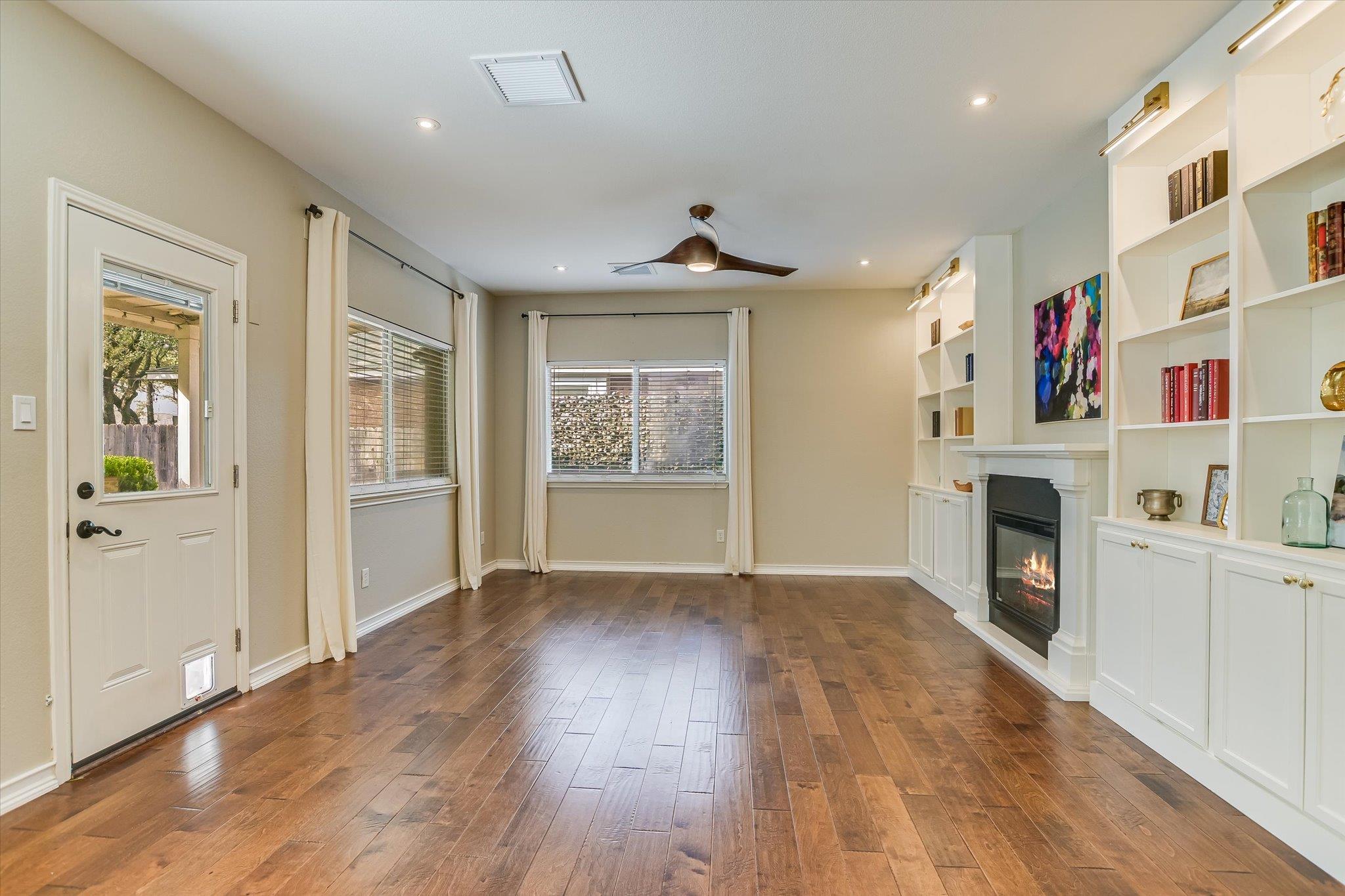 3231 Foothills Trl, Round Rock, TX 78681