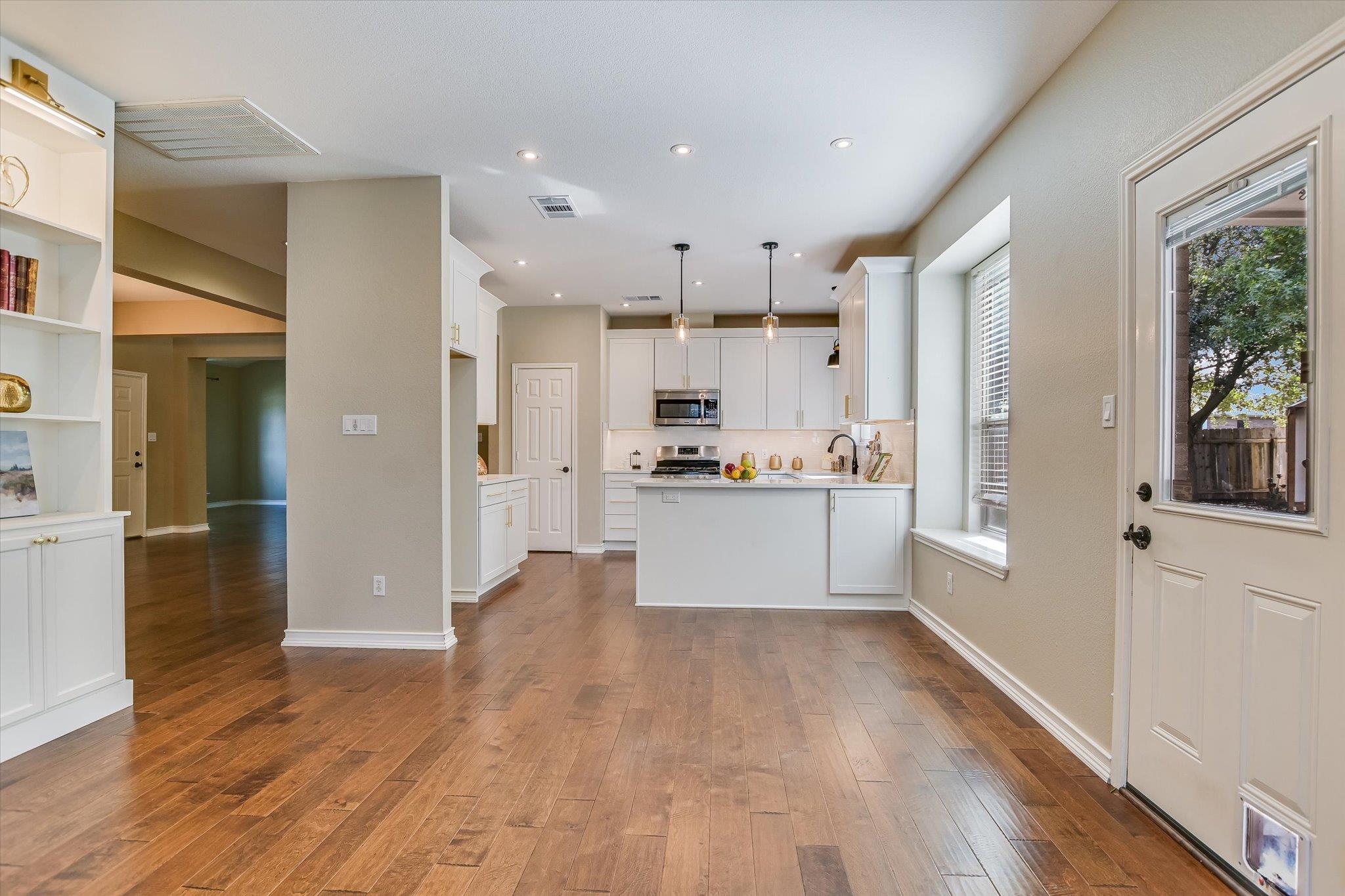 3231 Foothills Trl, Round Rock, TX 78681