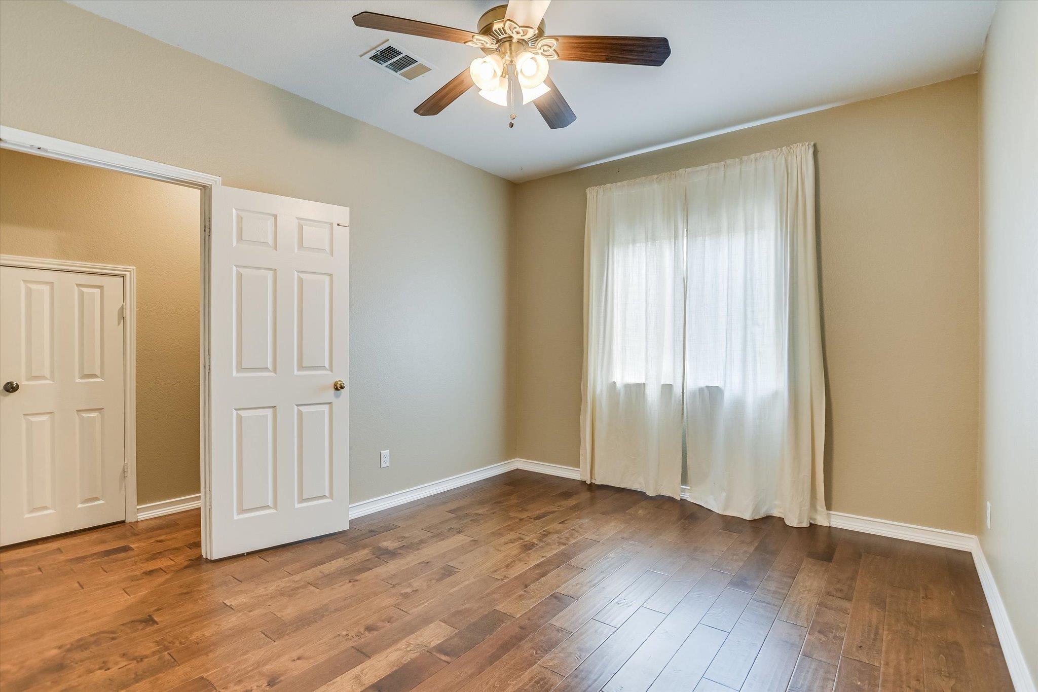 3231 Foothills Trl, Round Rock, TX 78681