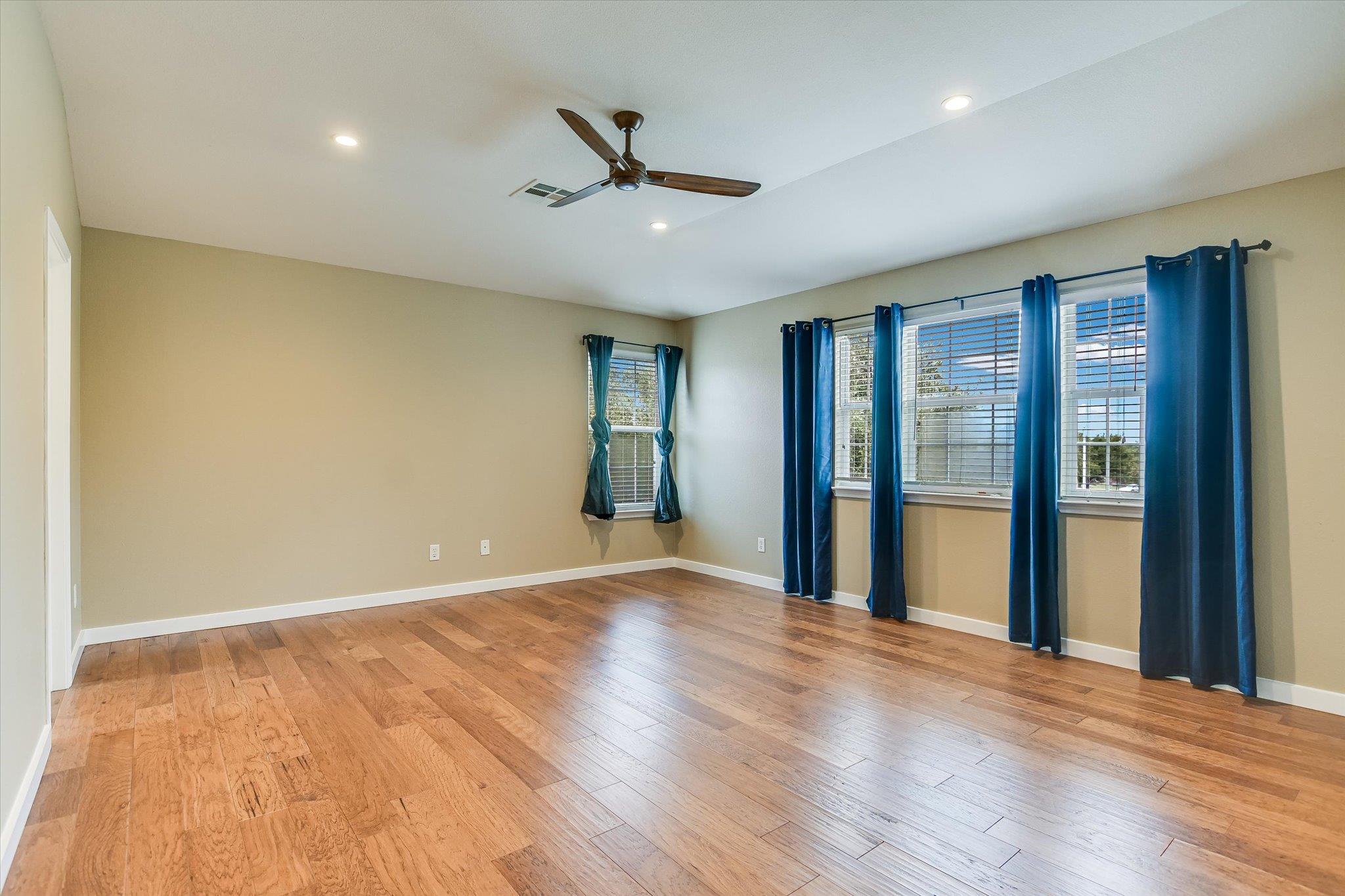 3231 Foothills Trl, Round Rock, TX 78681