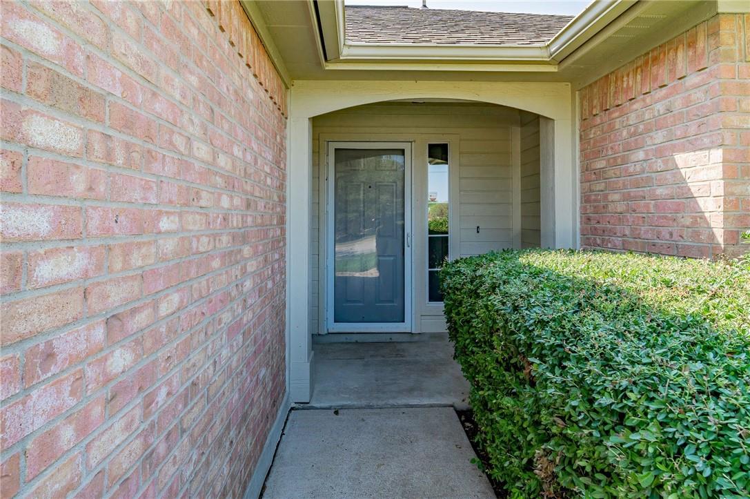 1000 Honeysuckle Dr, Leander, TX 78641