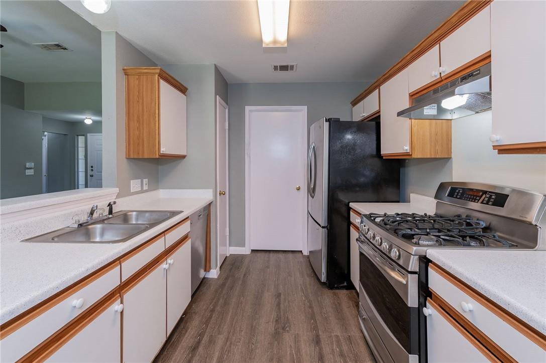 1000 Honeysuckle Dr, Leander, TX 78641