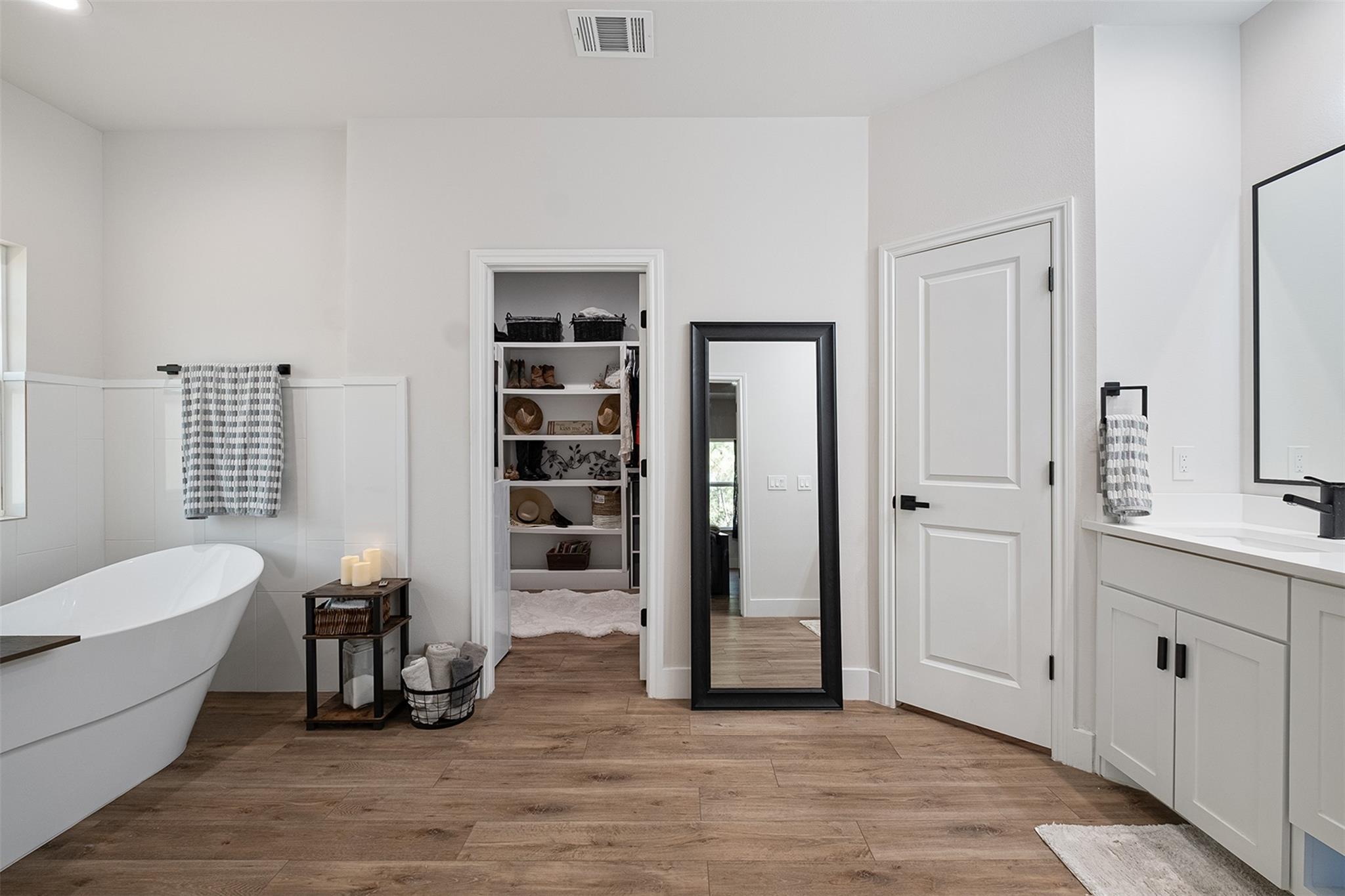 176 Briar Forest Dr, Bastrop, TX 78602