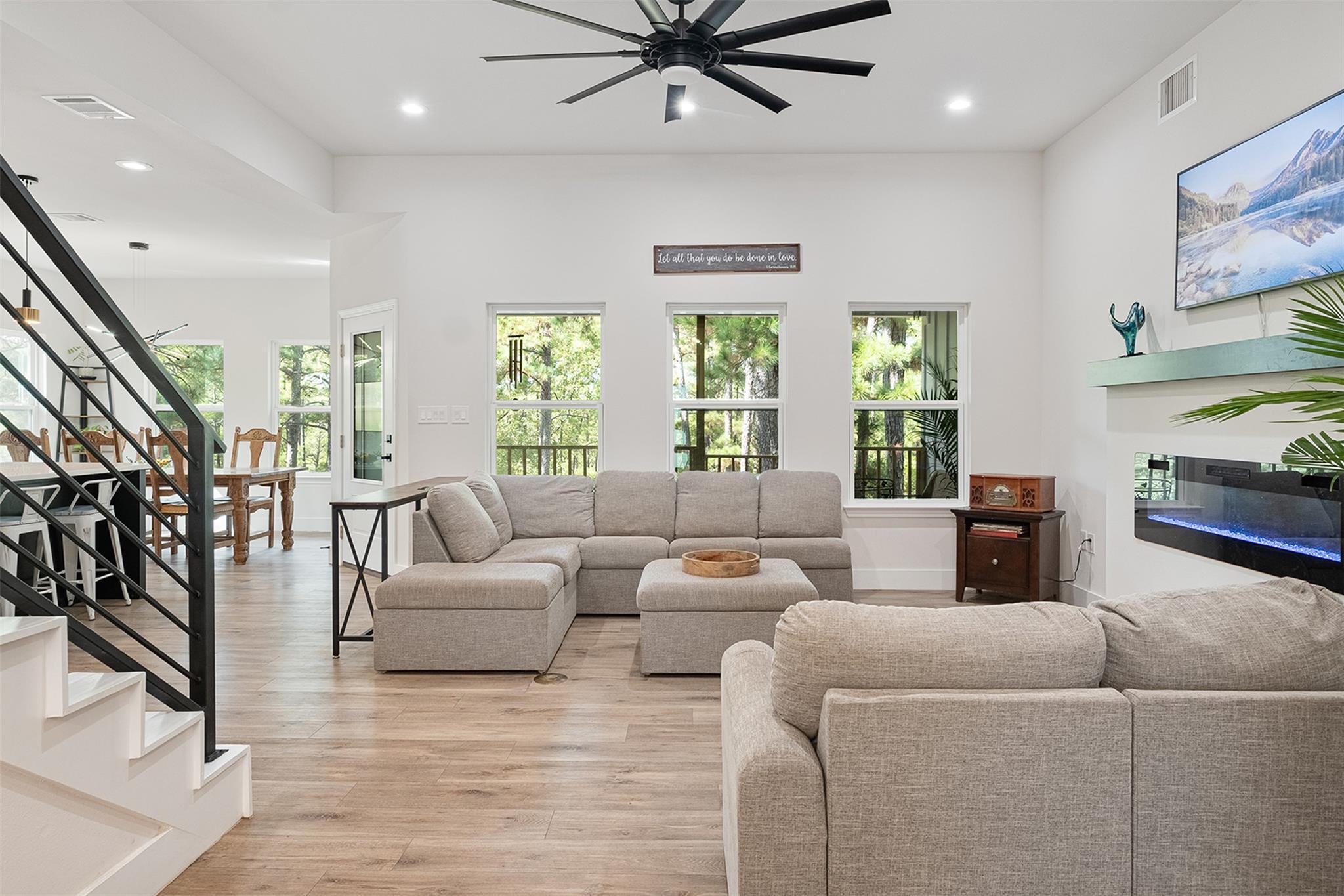 176 Briar Forest Dr, Bastrop, TX 78602