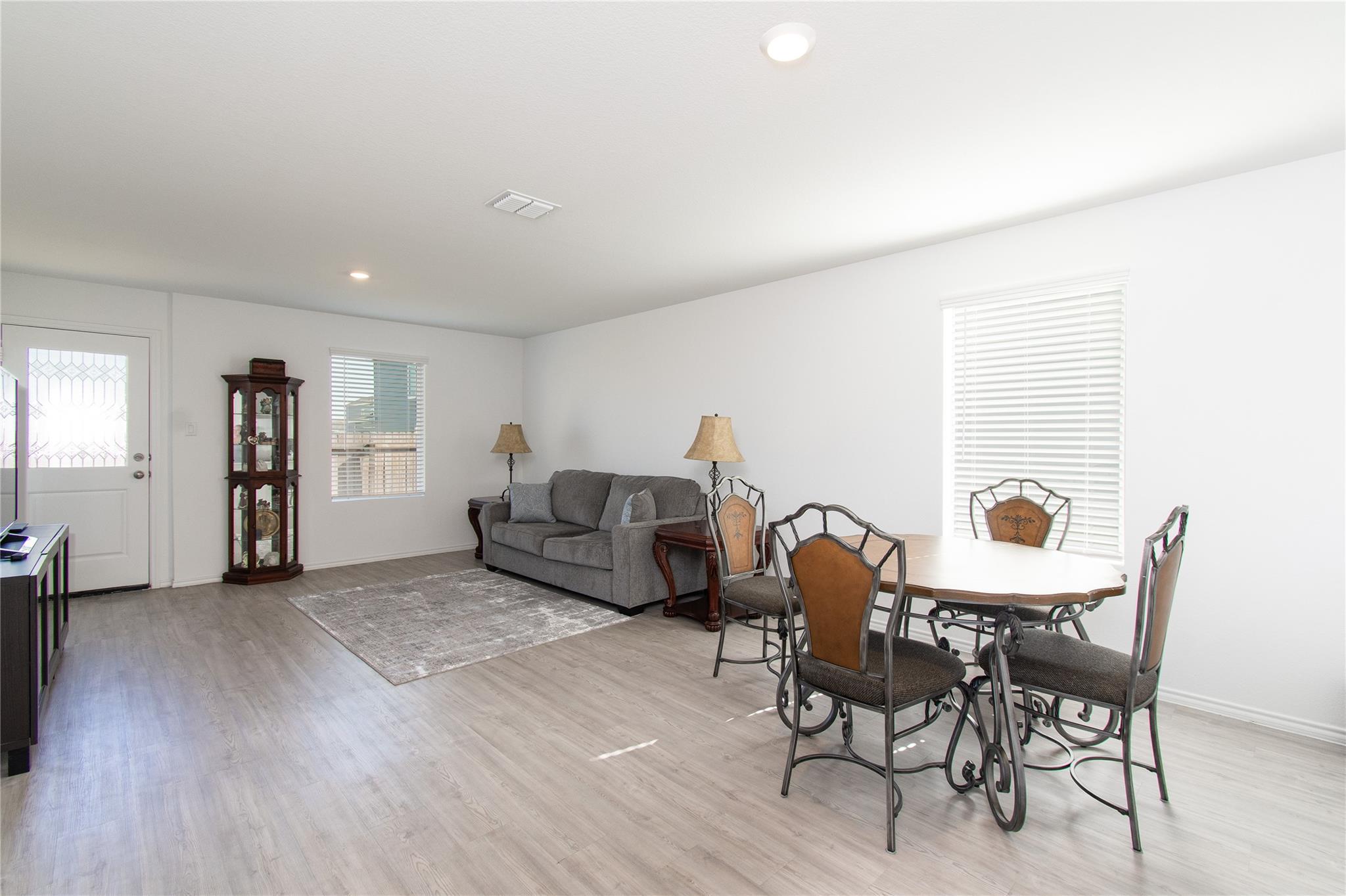 539 Commander Abbott Dr, Jarrell, TX 76537