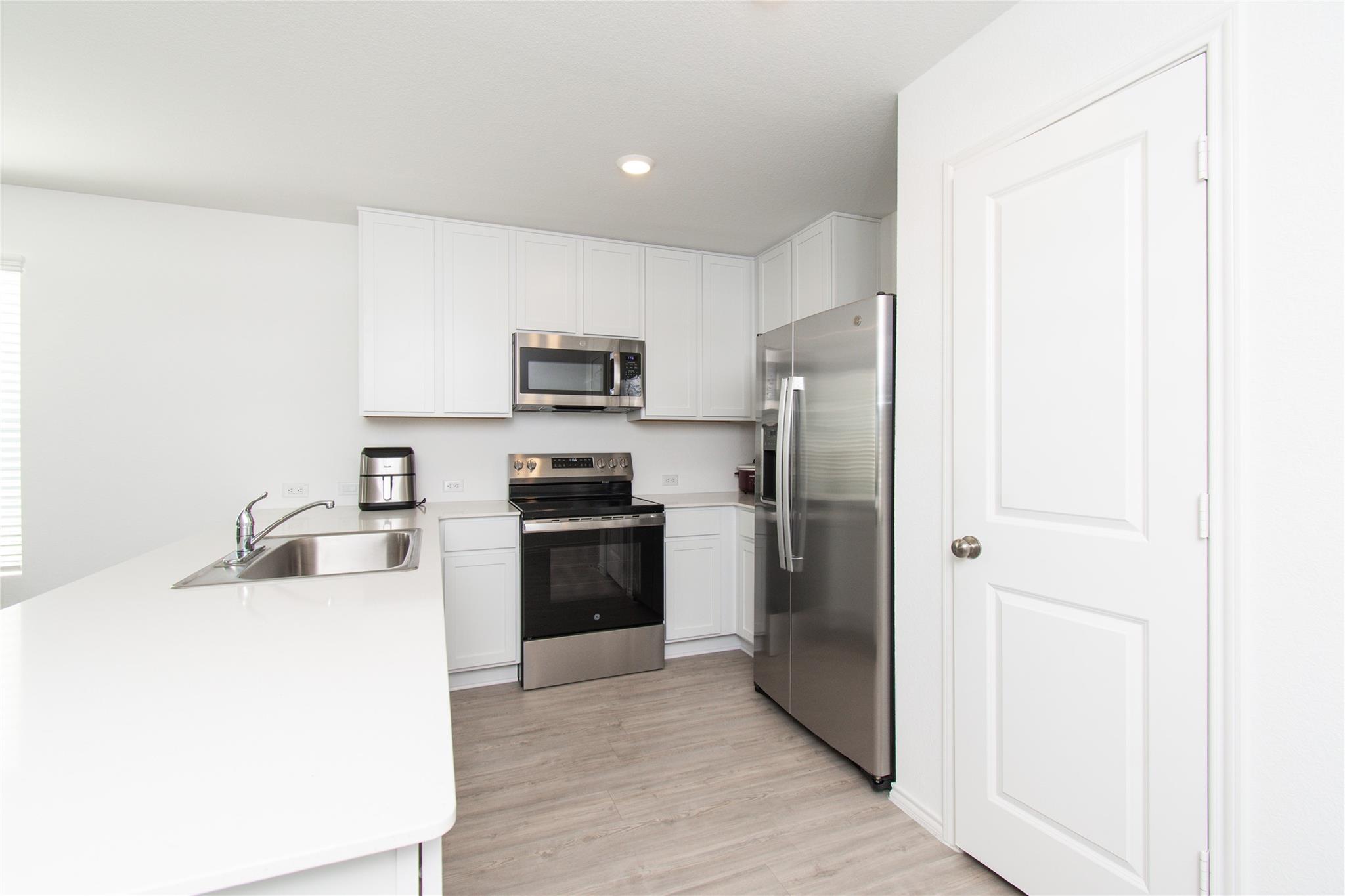 539 Commander Abbott Dr, Jarrell, TX 76537