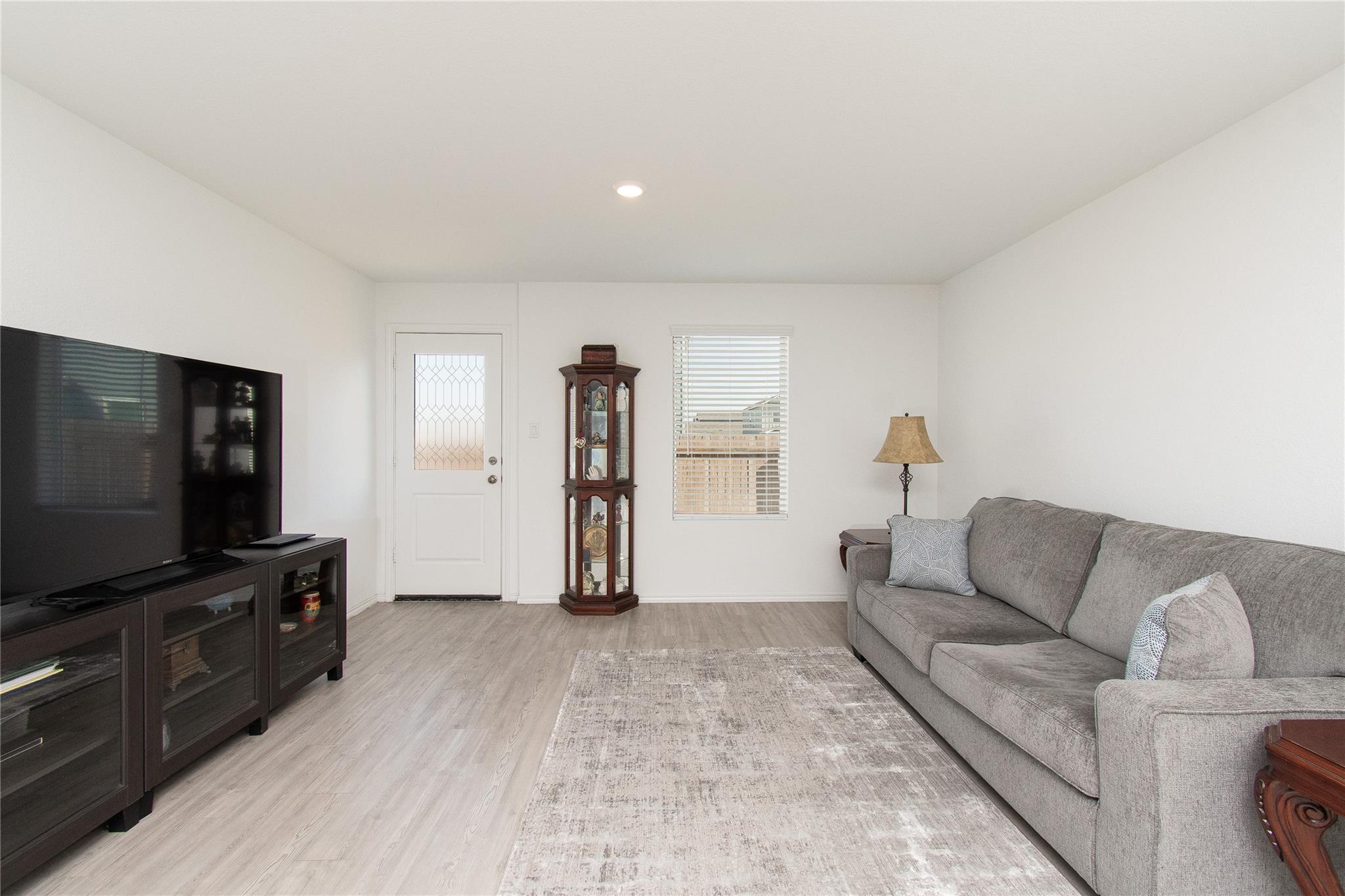 539 Commander Abbott Dr, Jarrell, TX 76537