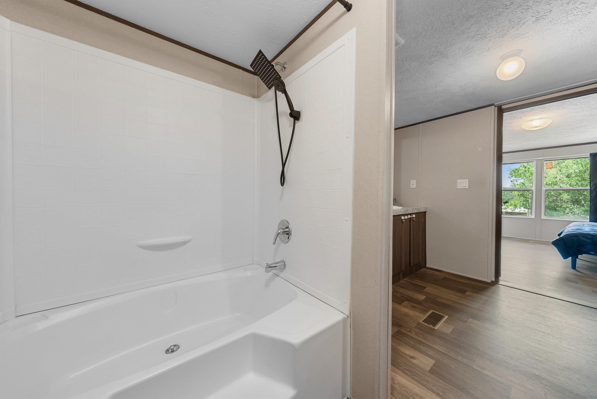 1200 Apache Dr, Burnet, TX 78611