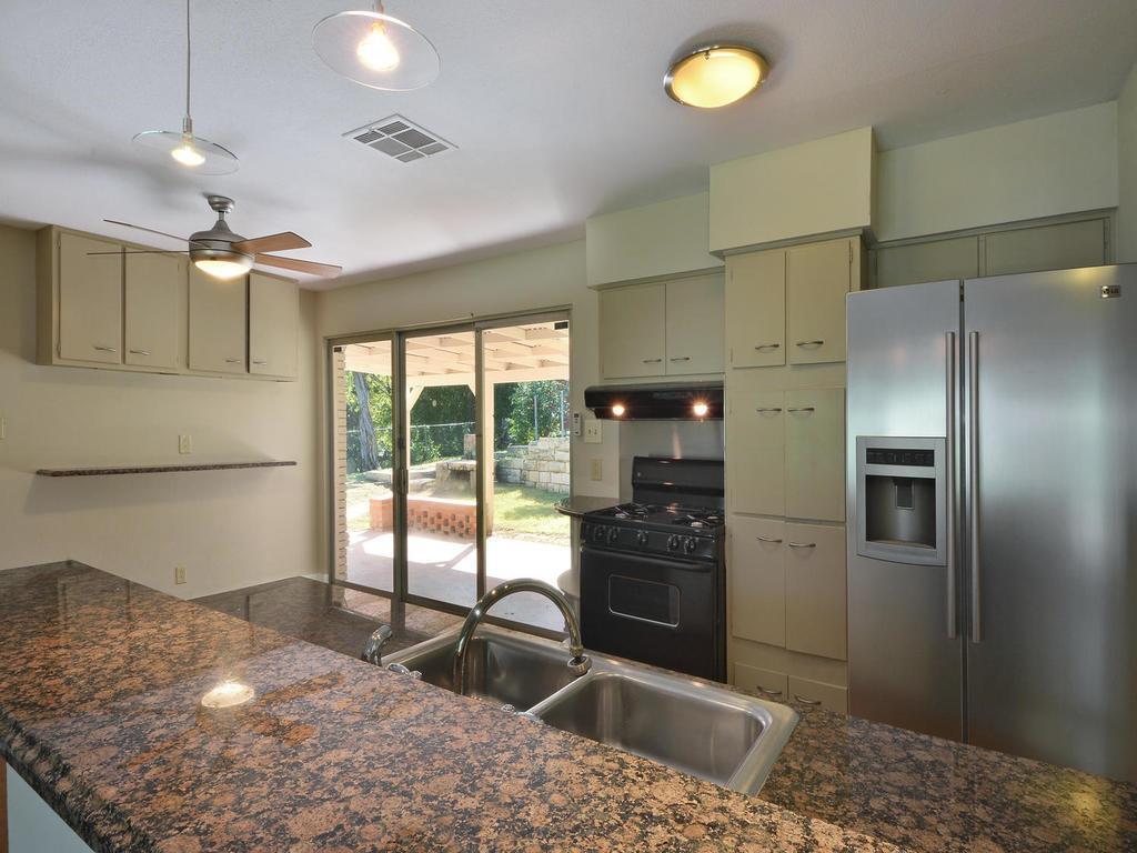 401 Cherry Hill Dr, Austin, TX 78704