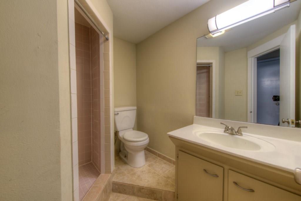 401 Cherry Hill Dr, Austin, TX 78704