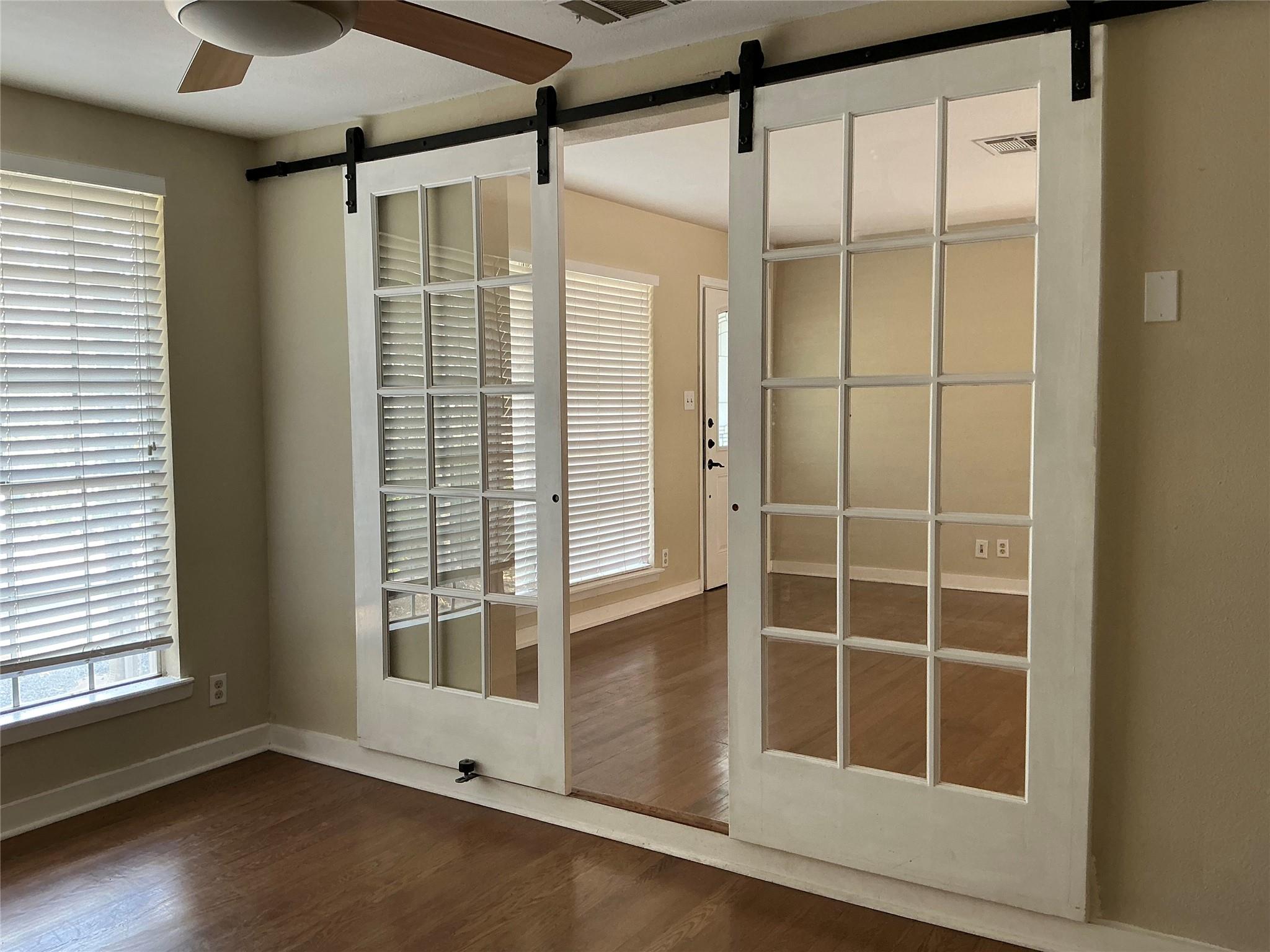 401 Cherry Hill Dr, Austin, TX 78704