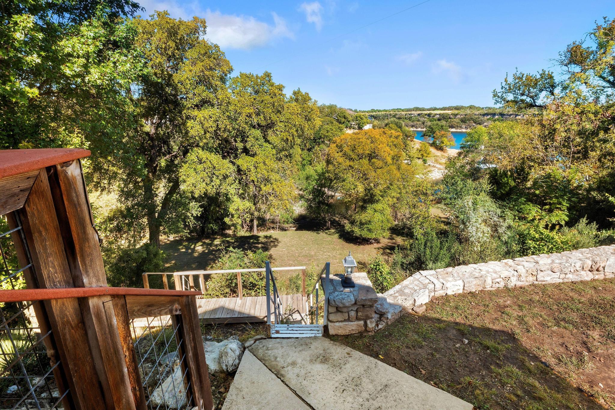 1025 Lake Shore Dr, Spicewood, TX 78669