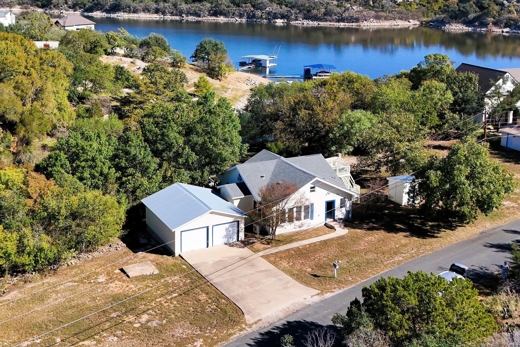 1025 Lake Shore Dr, Spicewood, TX 78669