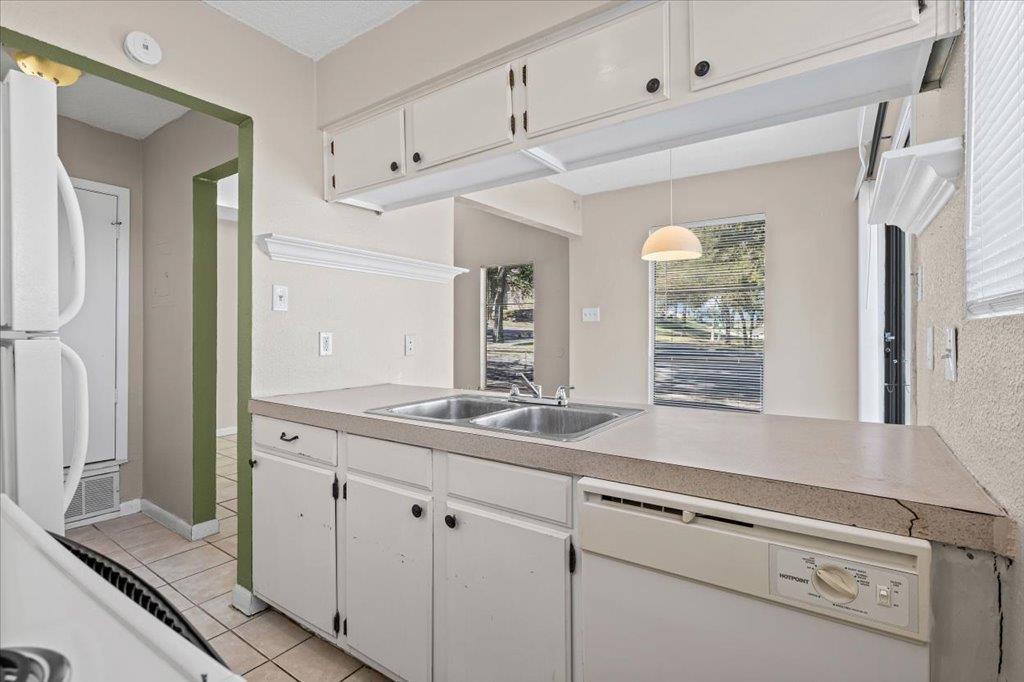 2809 Parker Ln # A, Austin, TX 78741