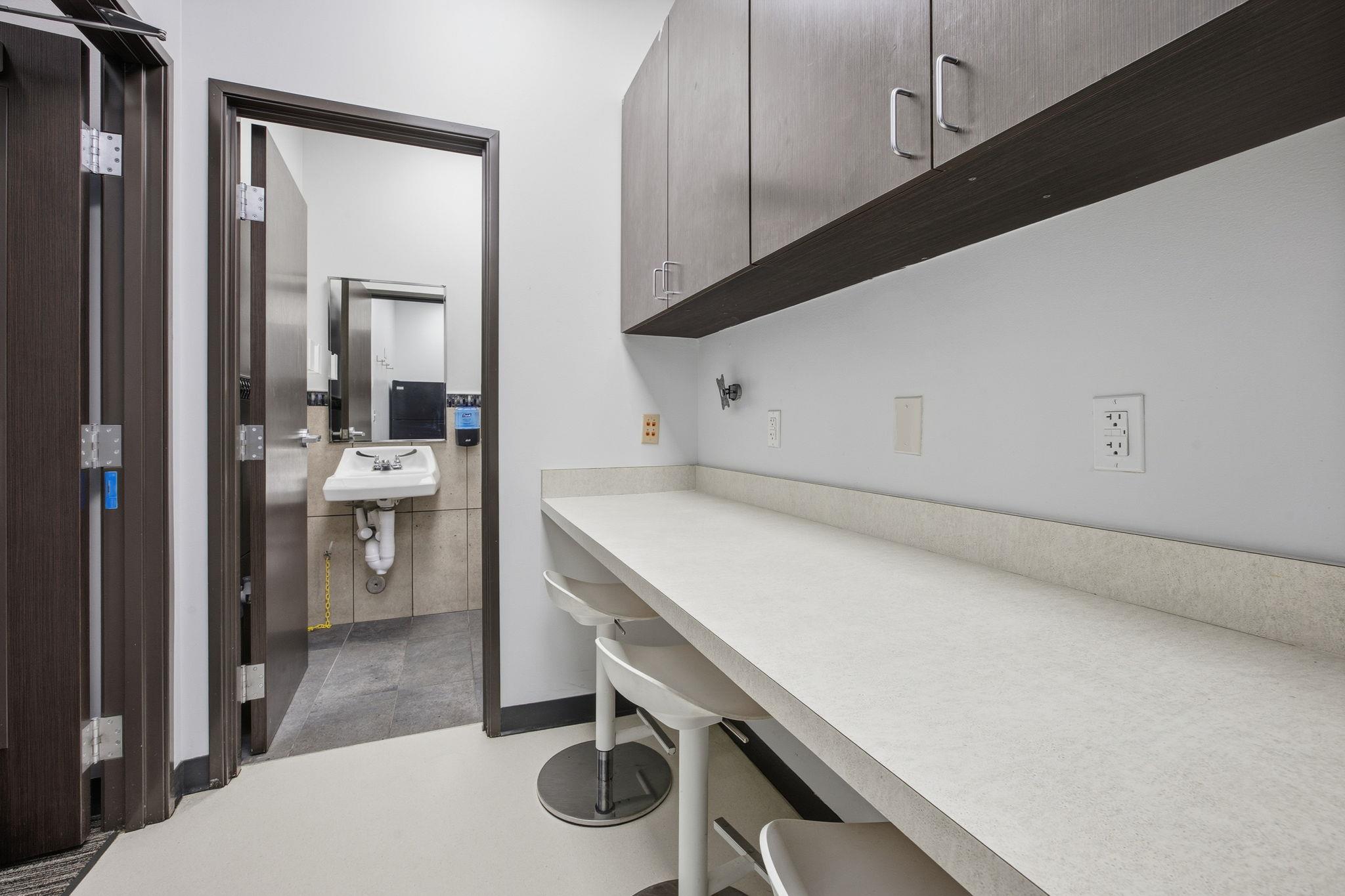 4010 Sandy Brook Dr # 204, Round Rock, TX 78665