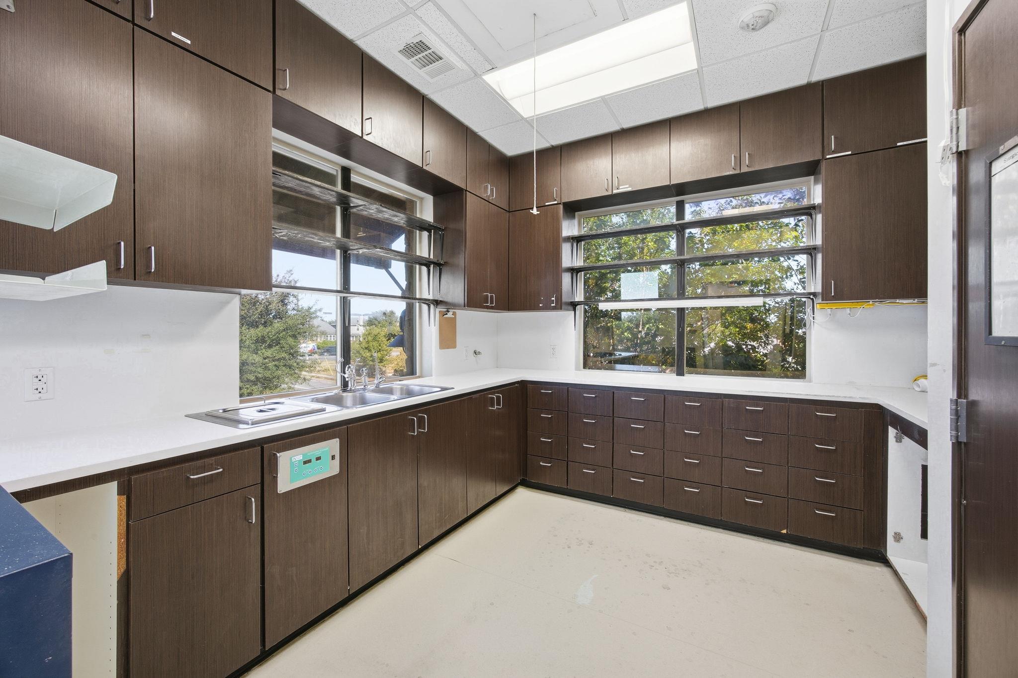 4010 Sandy Brook Dr # 204, Round Rock, TX 78665