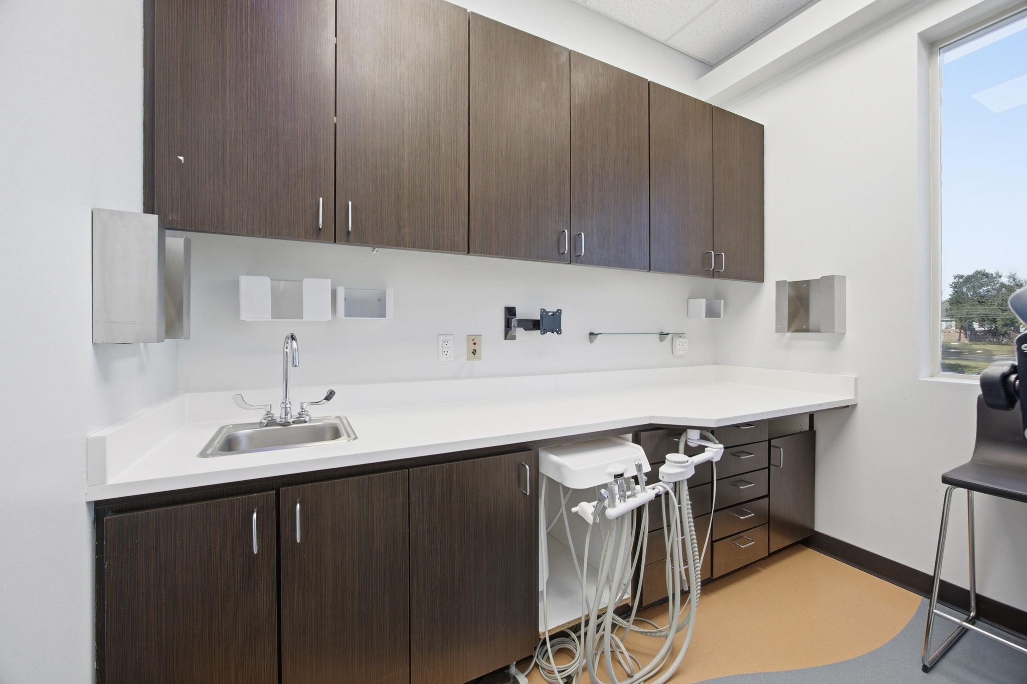 4010 Sandy Brook Dr # 204, Round Rock, TX 78665