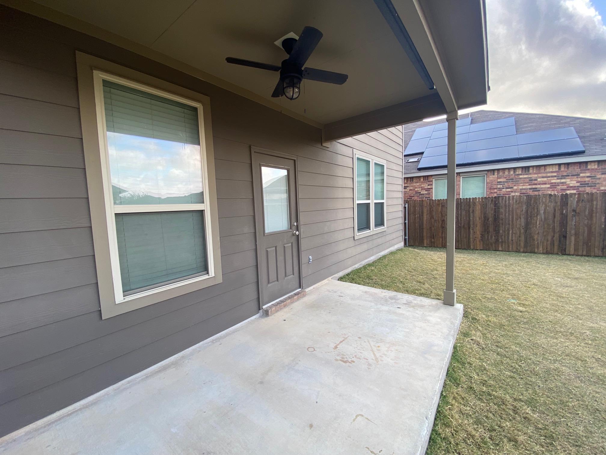 97 Quarryman Dr, Hutto, TX 78634