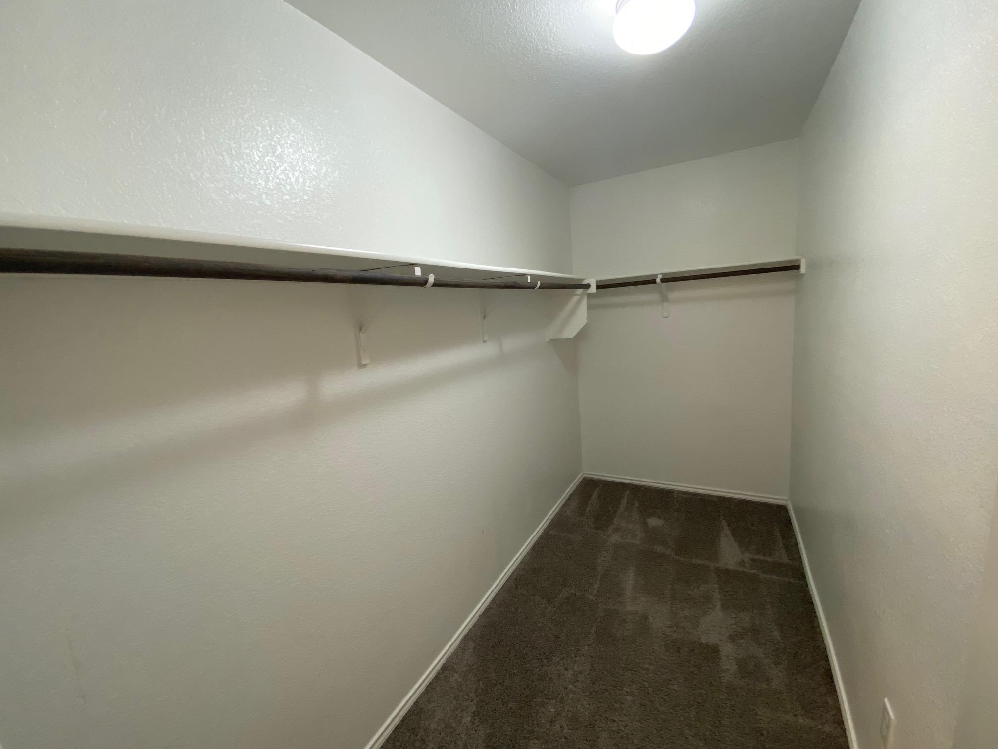 97 Quarryman Dr, Hutto, TX 78634