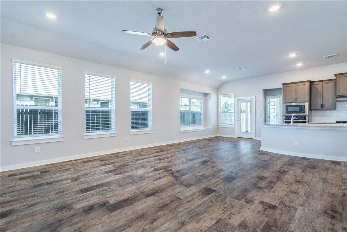 18121 Emu Ln, Manor, TX 78653