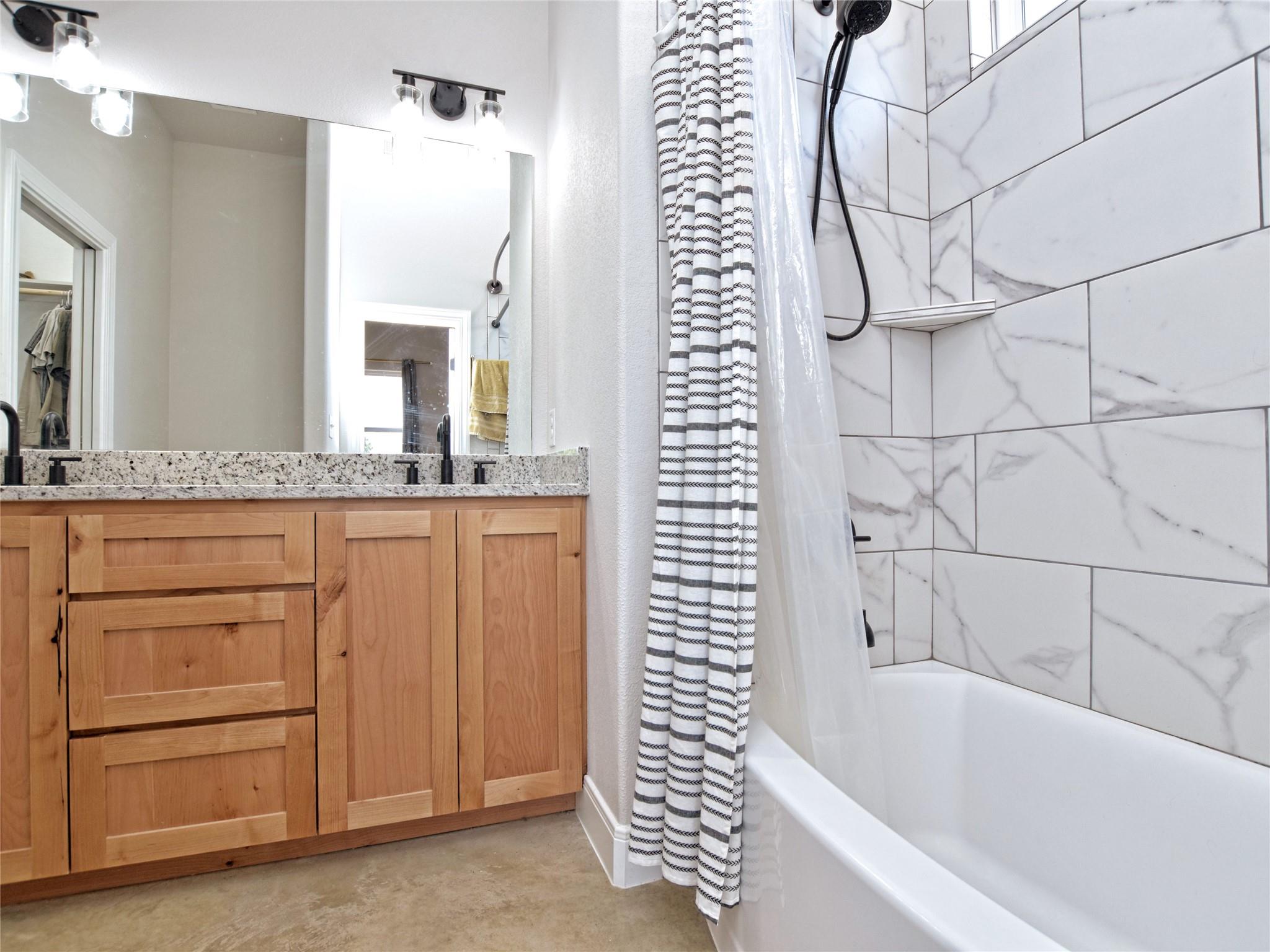 114 E Keomuku Ln, Bastrop, TX 78602