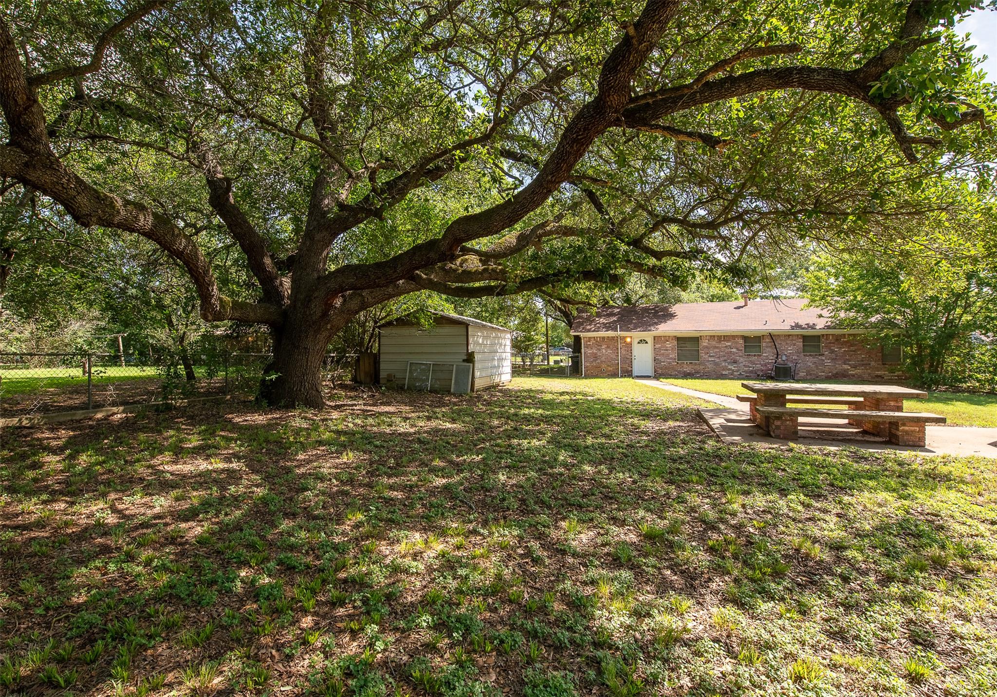 507 N Echols Street, Caldwell, TX 77836