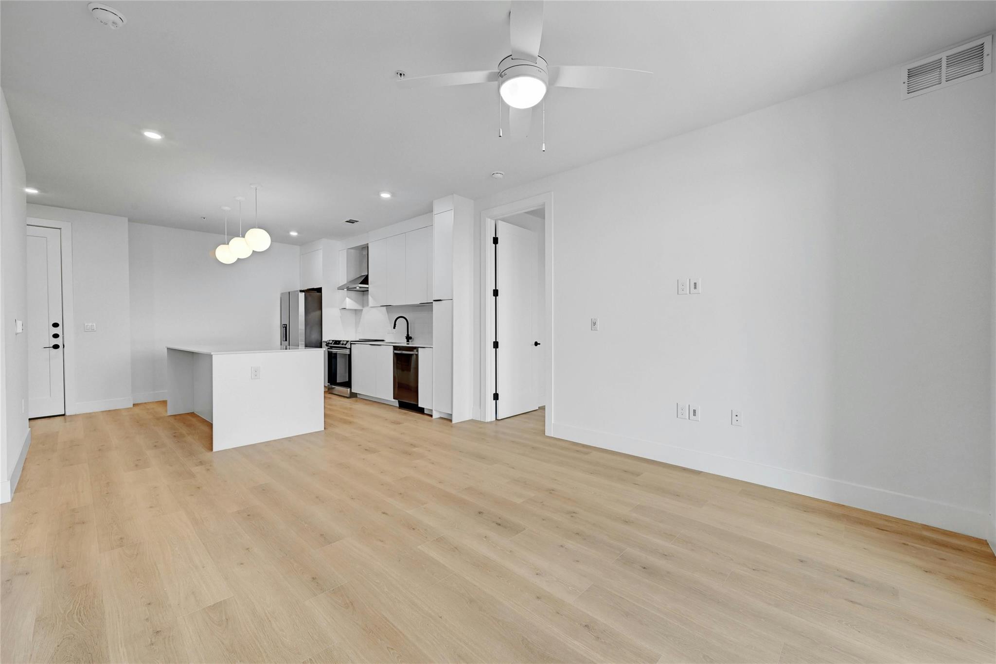 1701 Simond Ave # 518, Austin, TX 78723