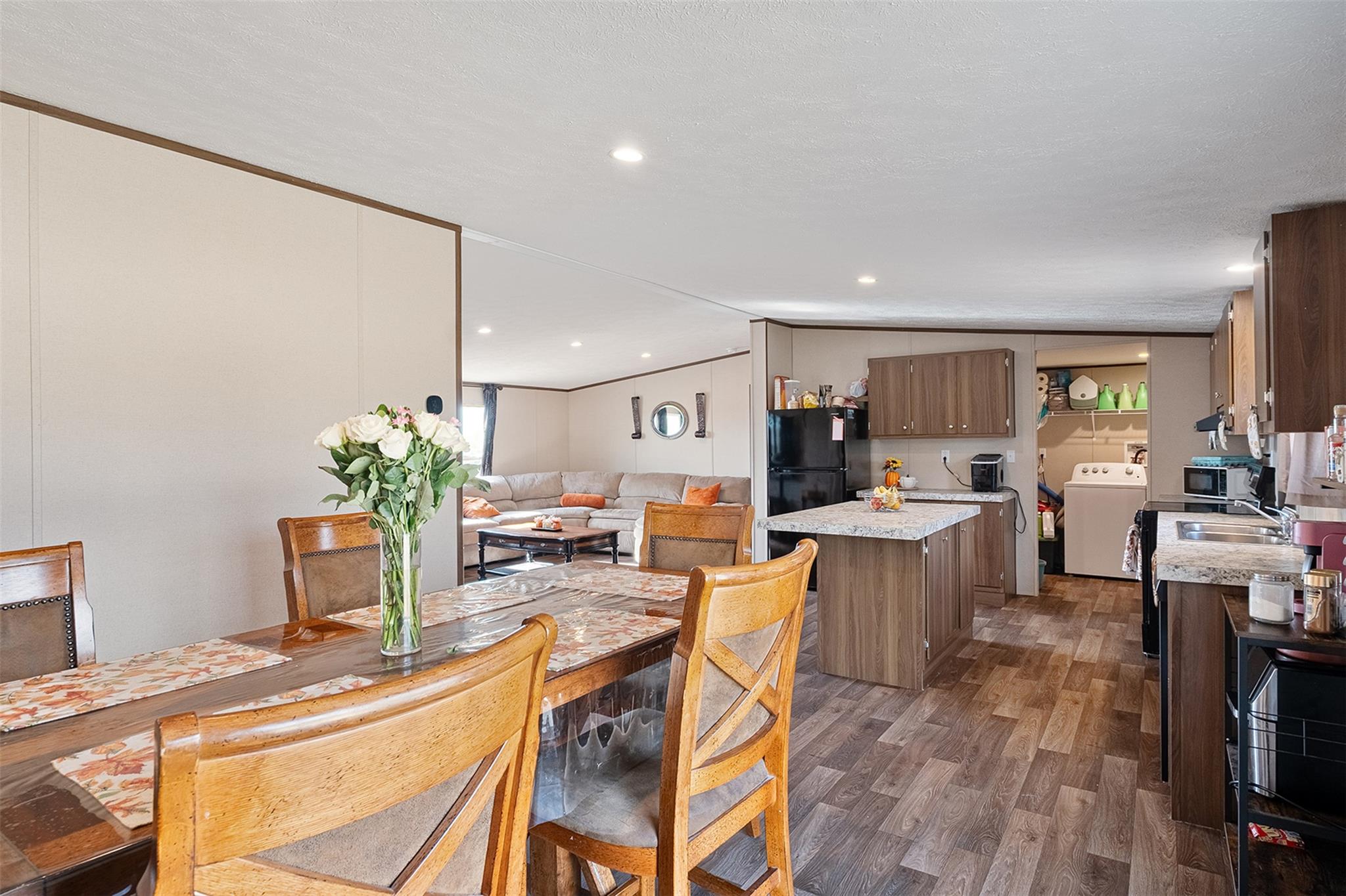 114 Blue Quail St, Dale, TX 78616