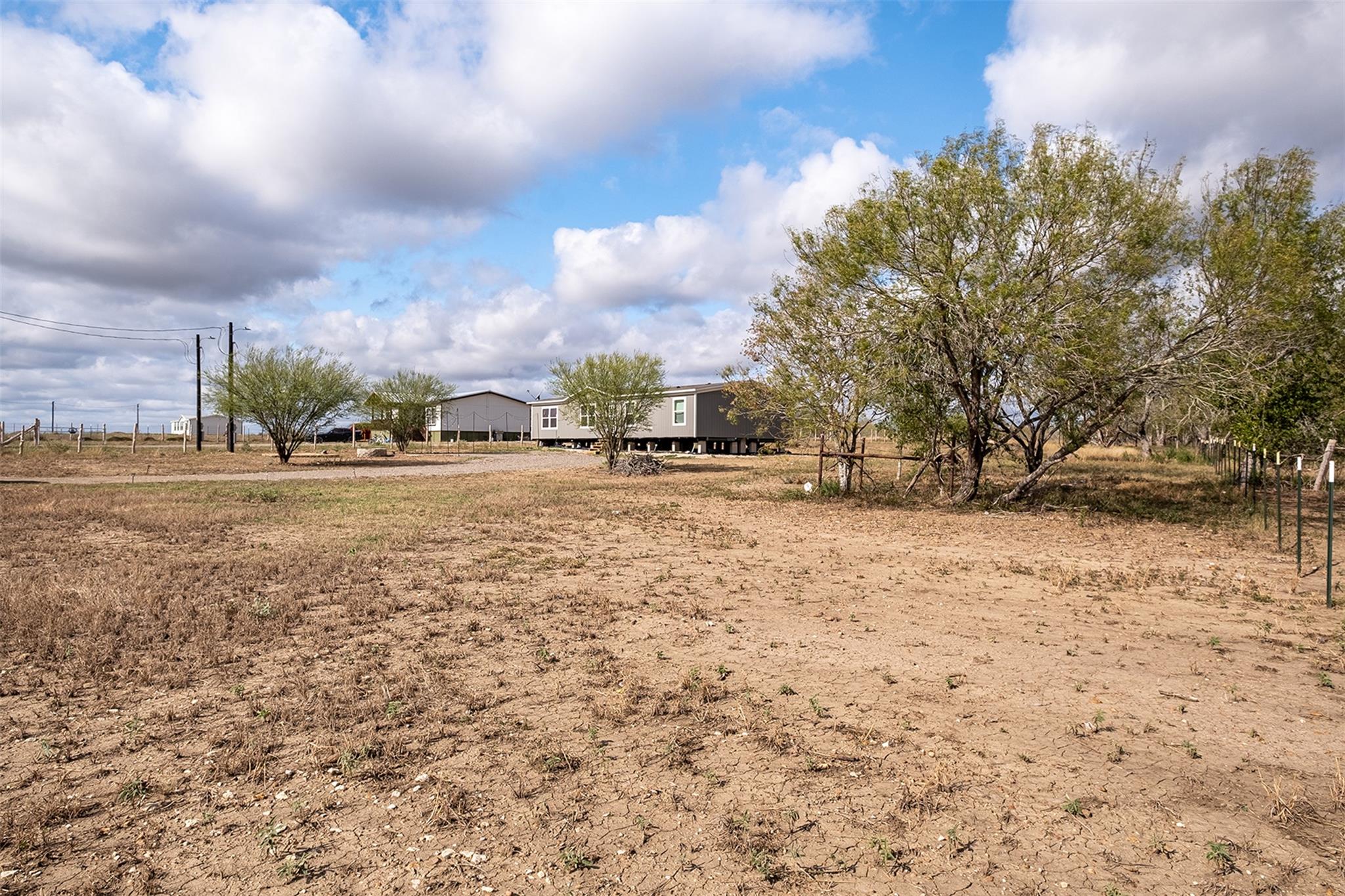 114 Blue Quail St, Dale, TX 78616