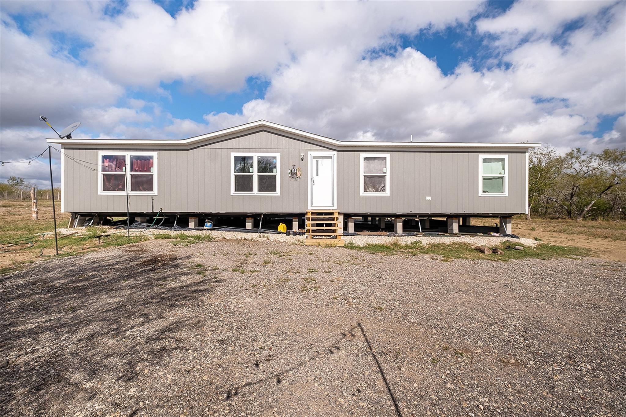 114 Blue Quail St, Dale, TX 78616