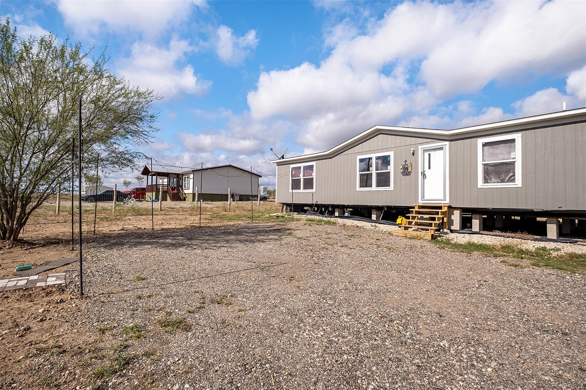 114 Blue Quail St, Dale, TX 78616
