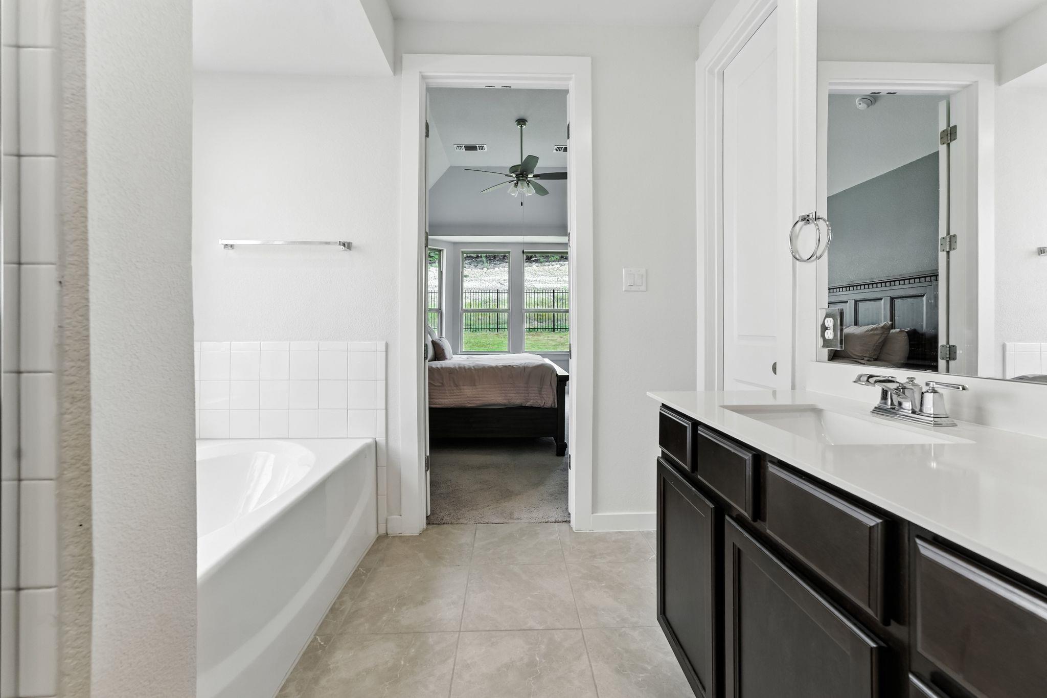 8100 Copper Prairie Bnd, Lago Vista, TX 78645