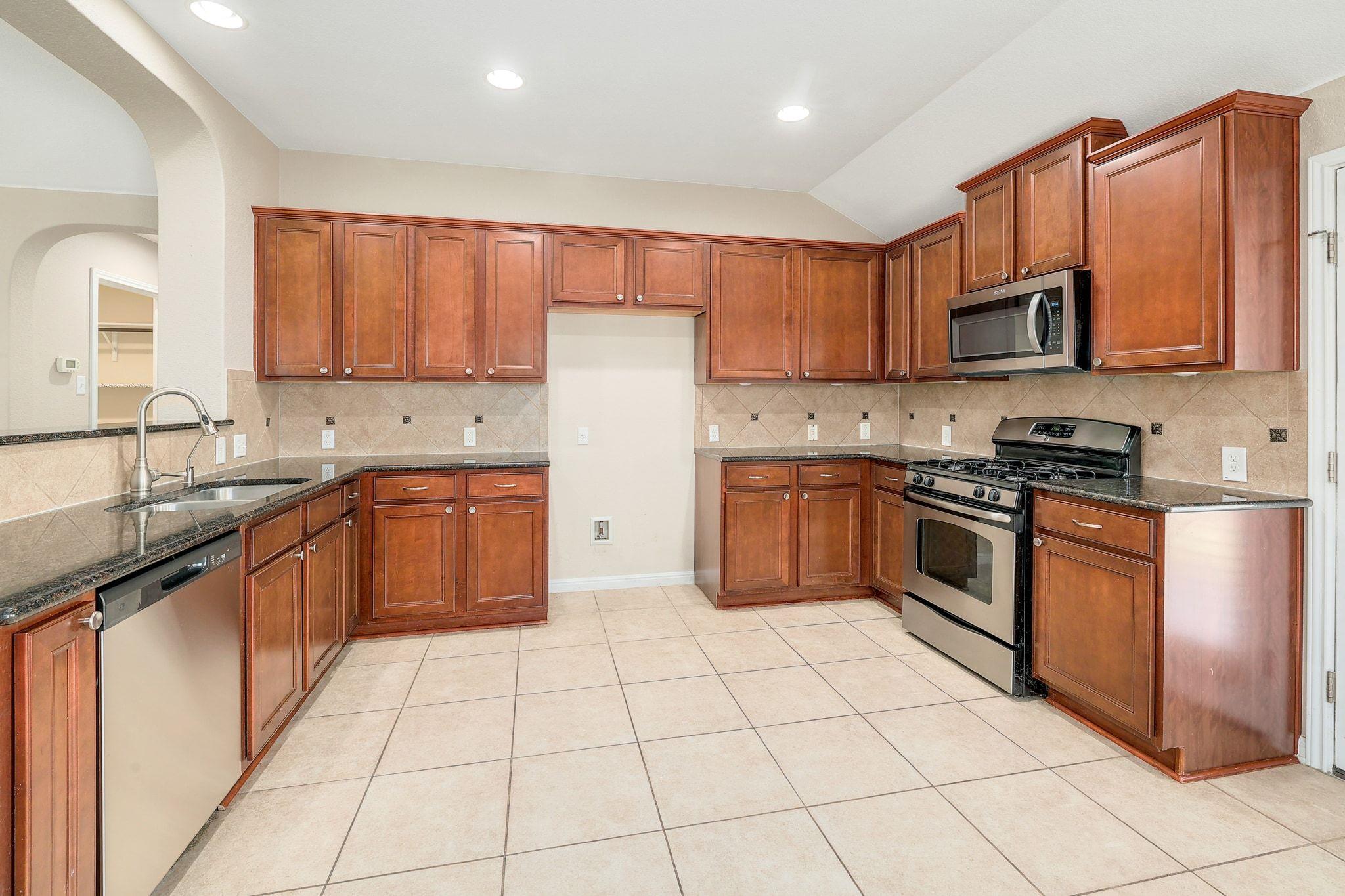 221 Mystic Holw, Buda, TX 78610