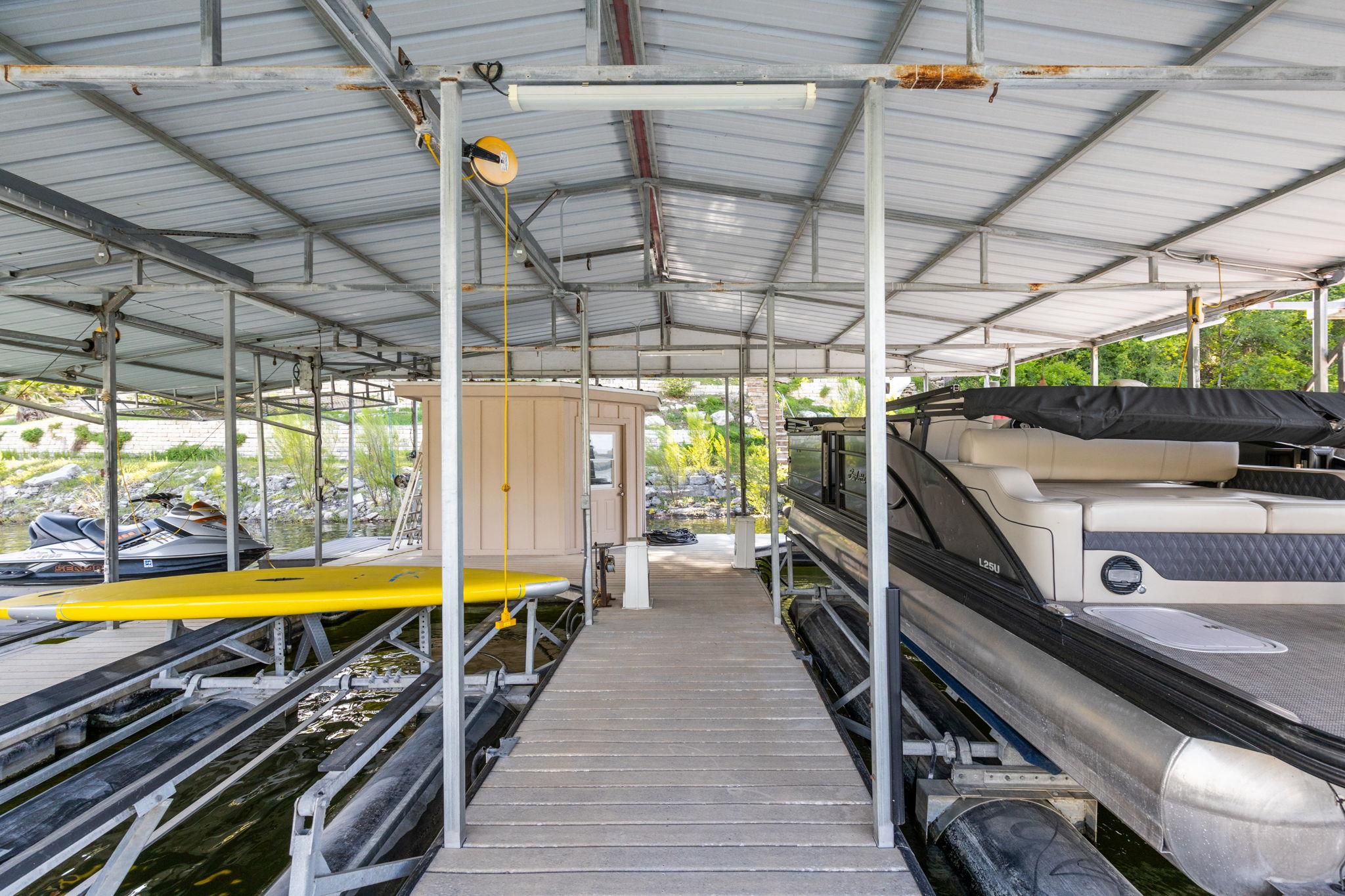 805 Brooks Hollow Rd, Lakeway, TX 78734