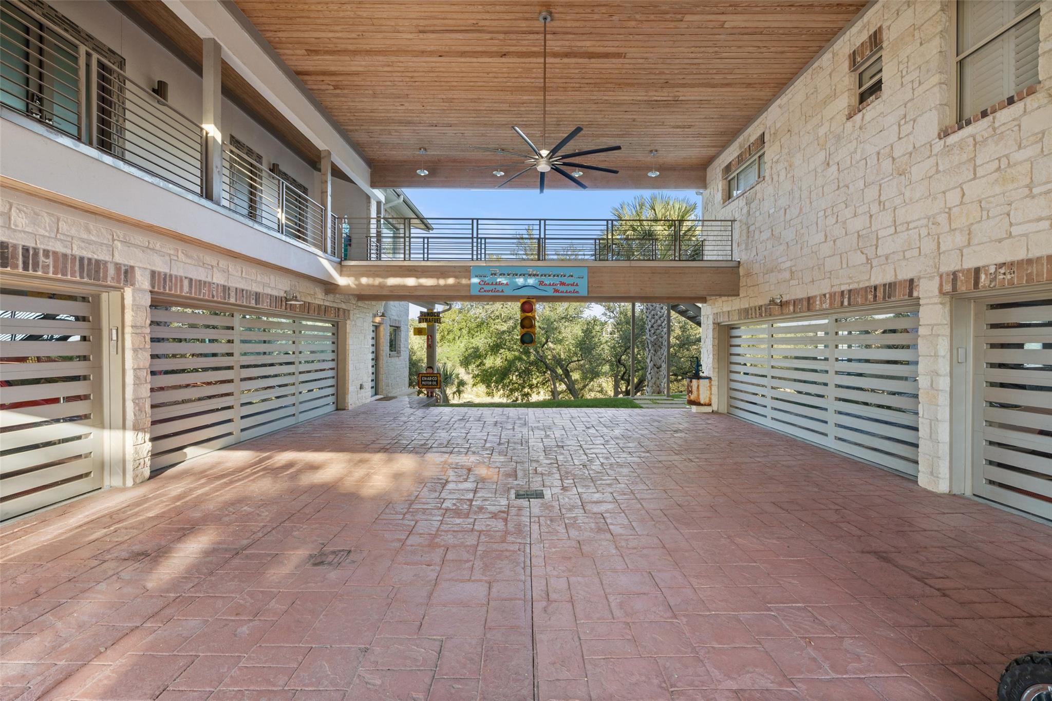 805 Brooks Hollow Rd, Lakeway, TX 78734