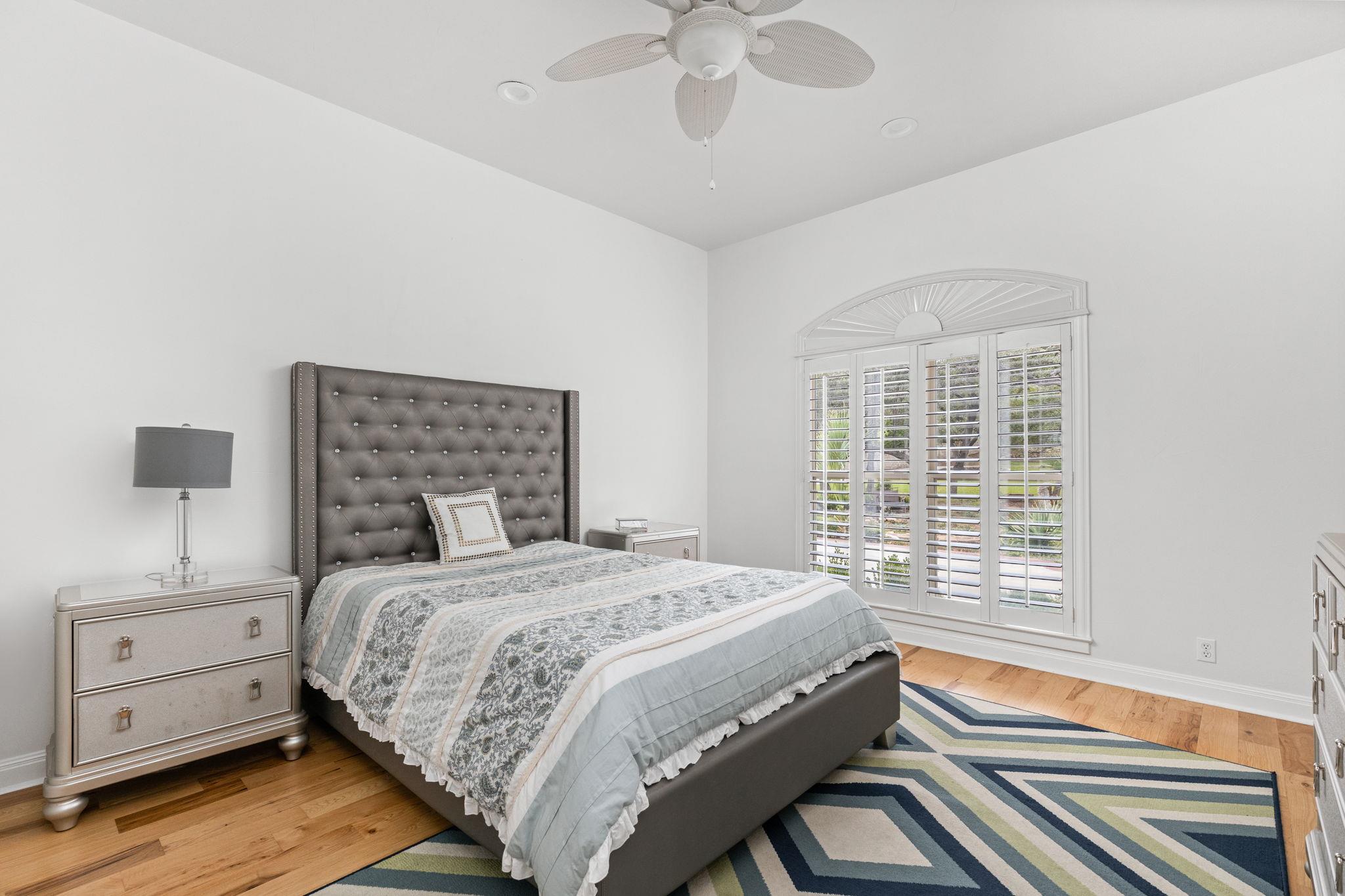 805 Brooks Hollow Rd, Lakeway, TX 78734