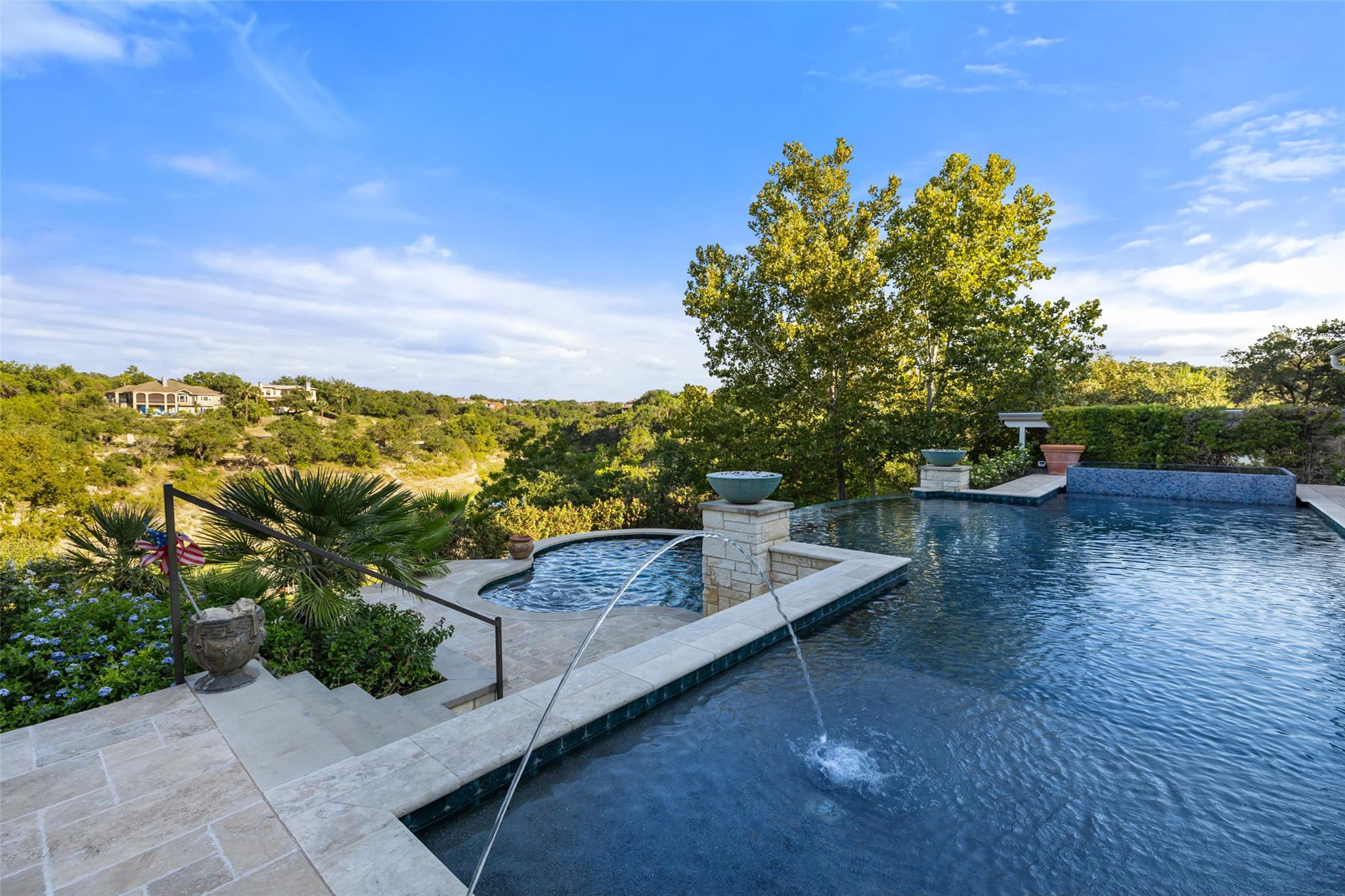 805 Brooks Hollow Rd, Lakeway, TX 78734