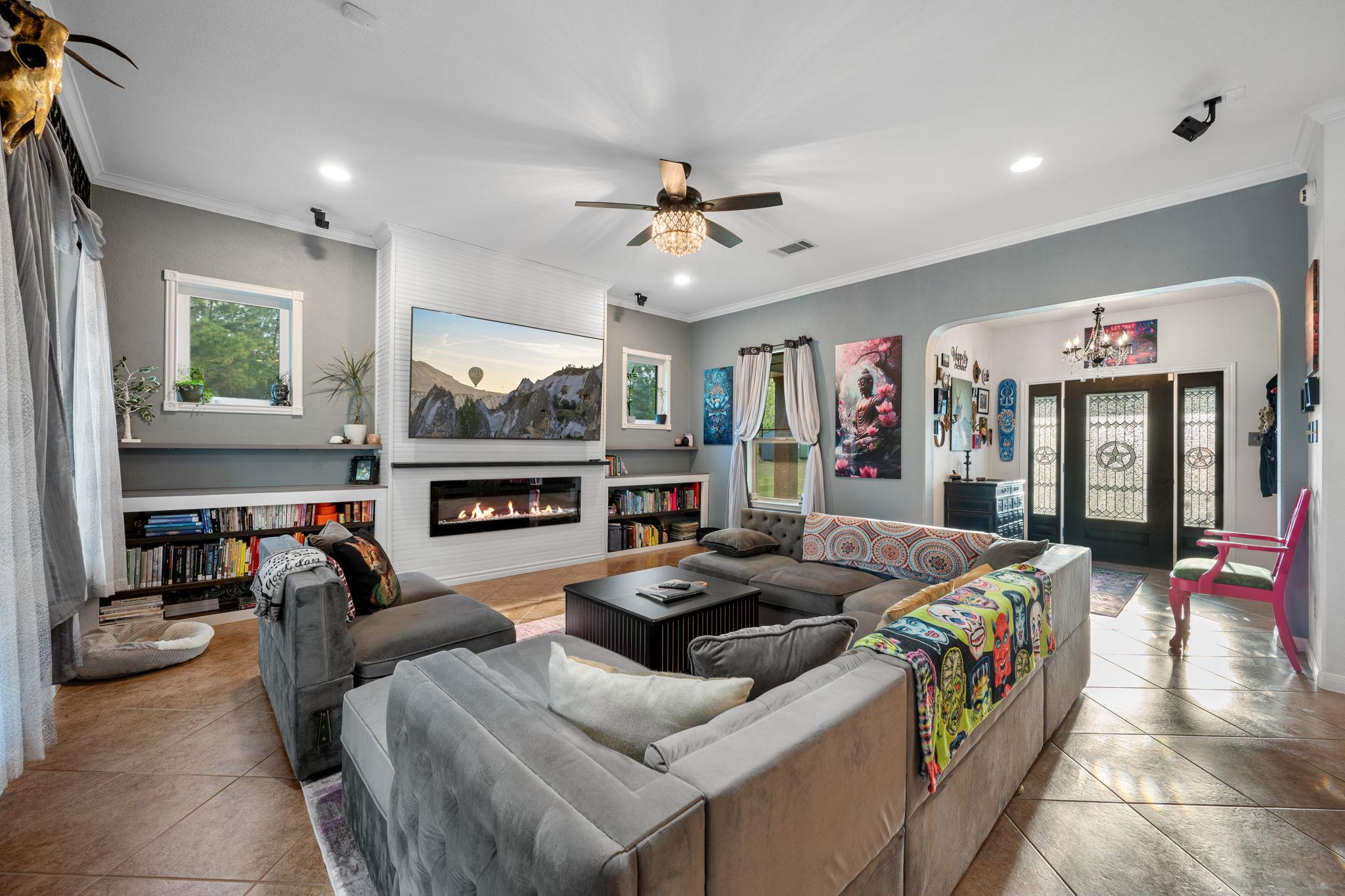 402 Pine Tree Loop, Bastrop, TX 78602