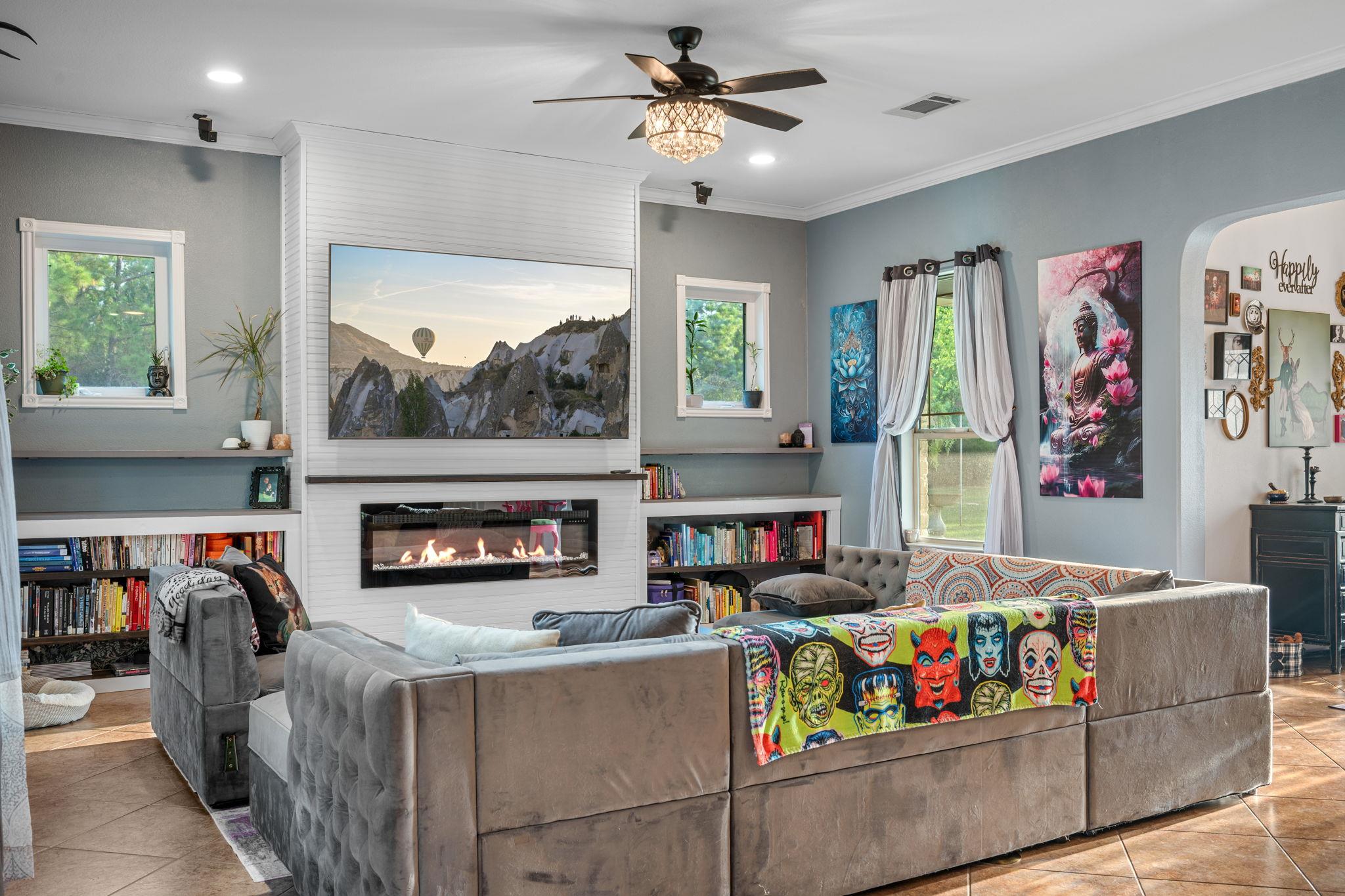 402 Pine Tree Loop, Bastrop, TX 78602