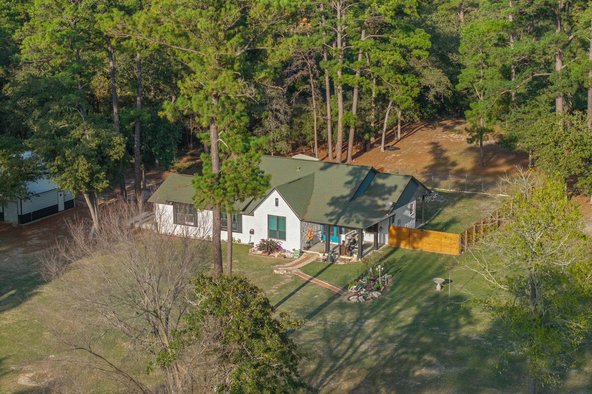 402 Pine Tree Loop, Bastrop, TX 78602