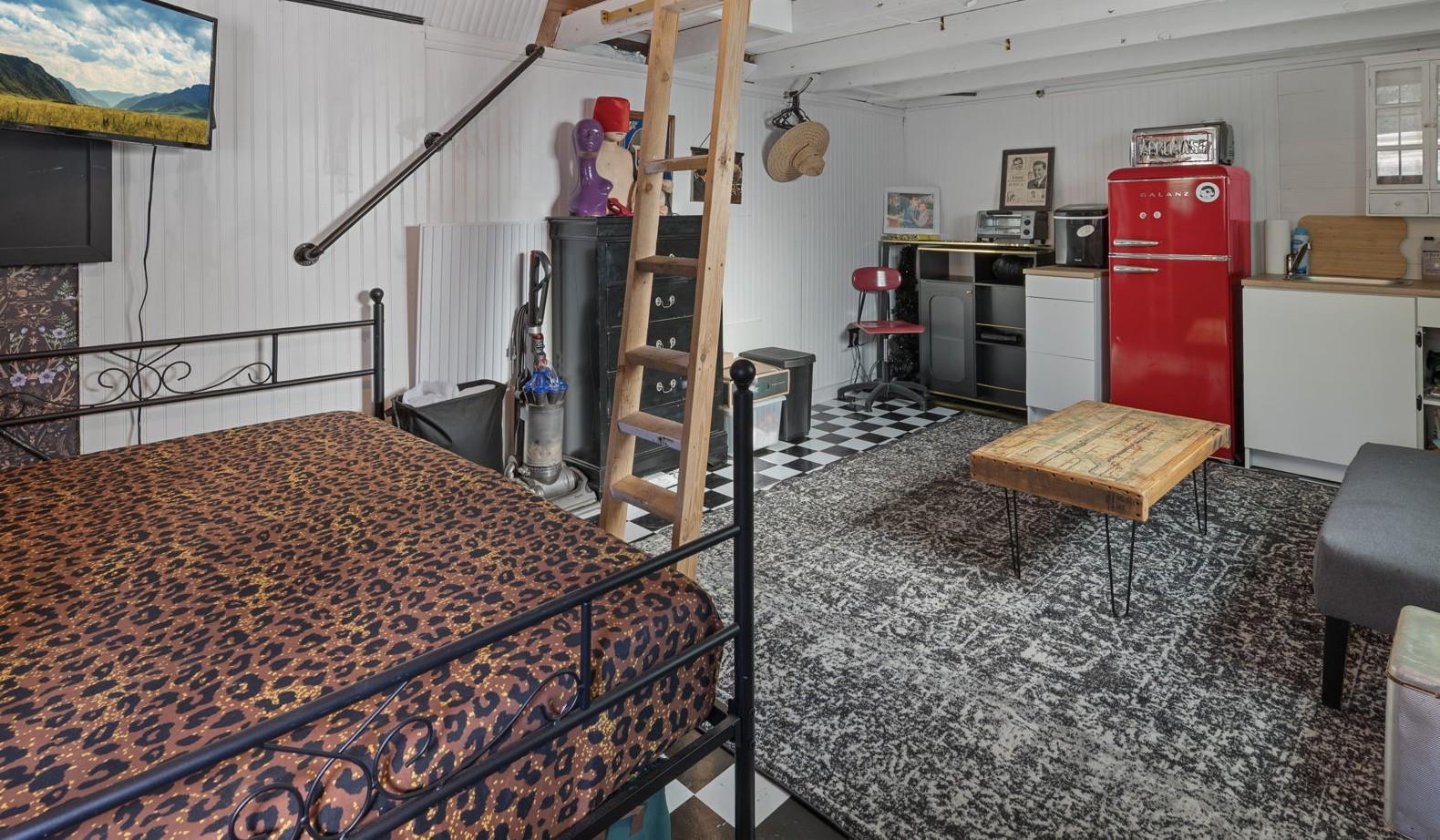 402 Pine Tree Loop, Bastrop, TX 78602