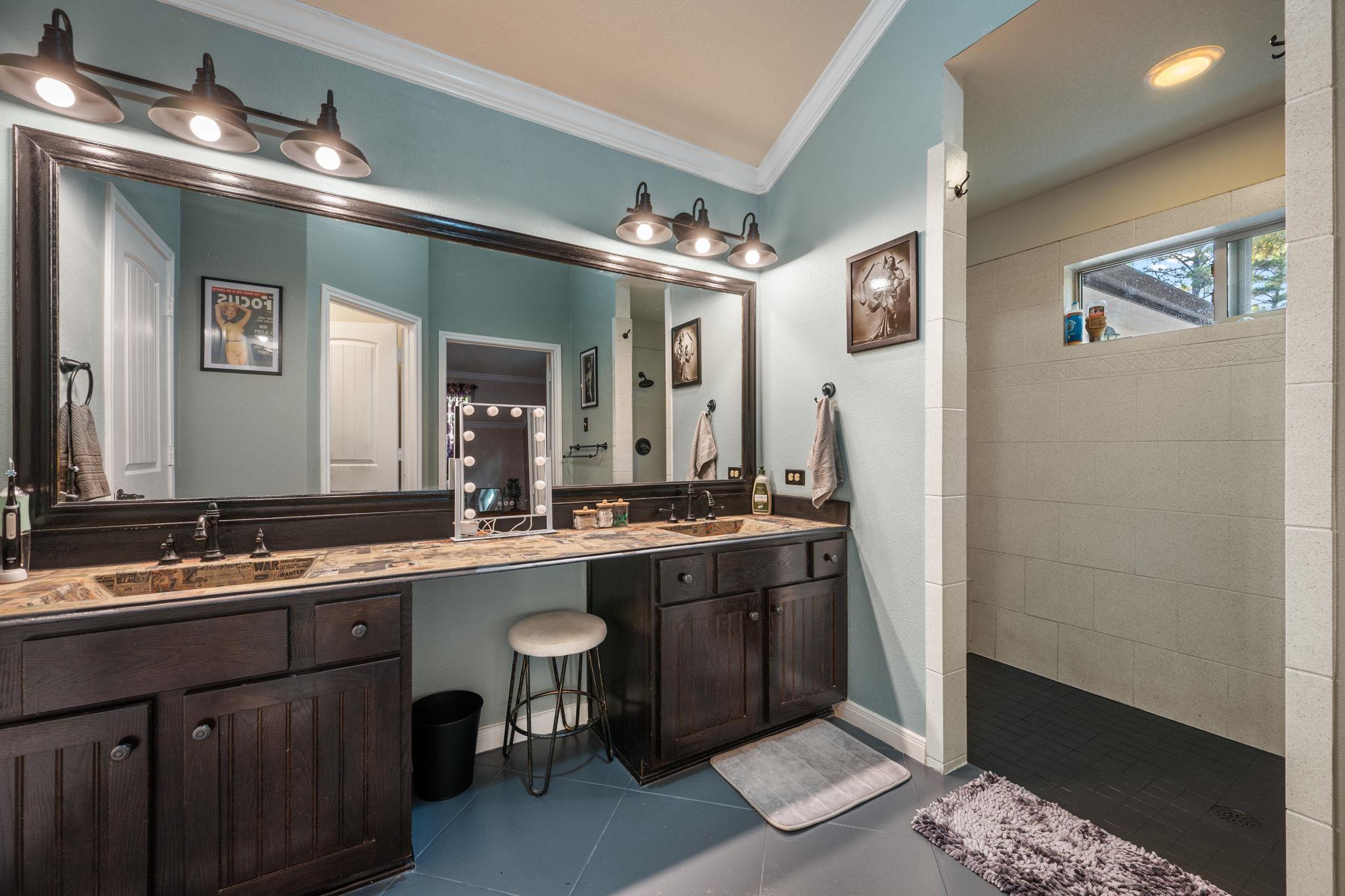 402 Pine Tree Loop, Bastrop, TX 78602